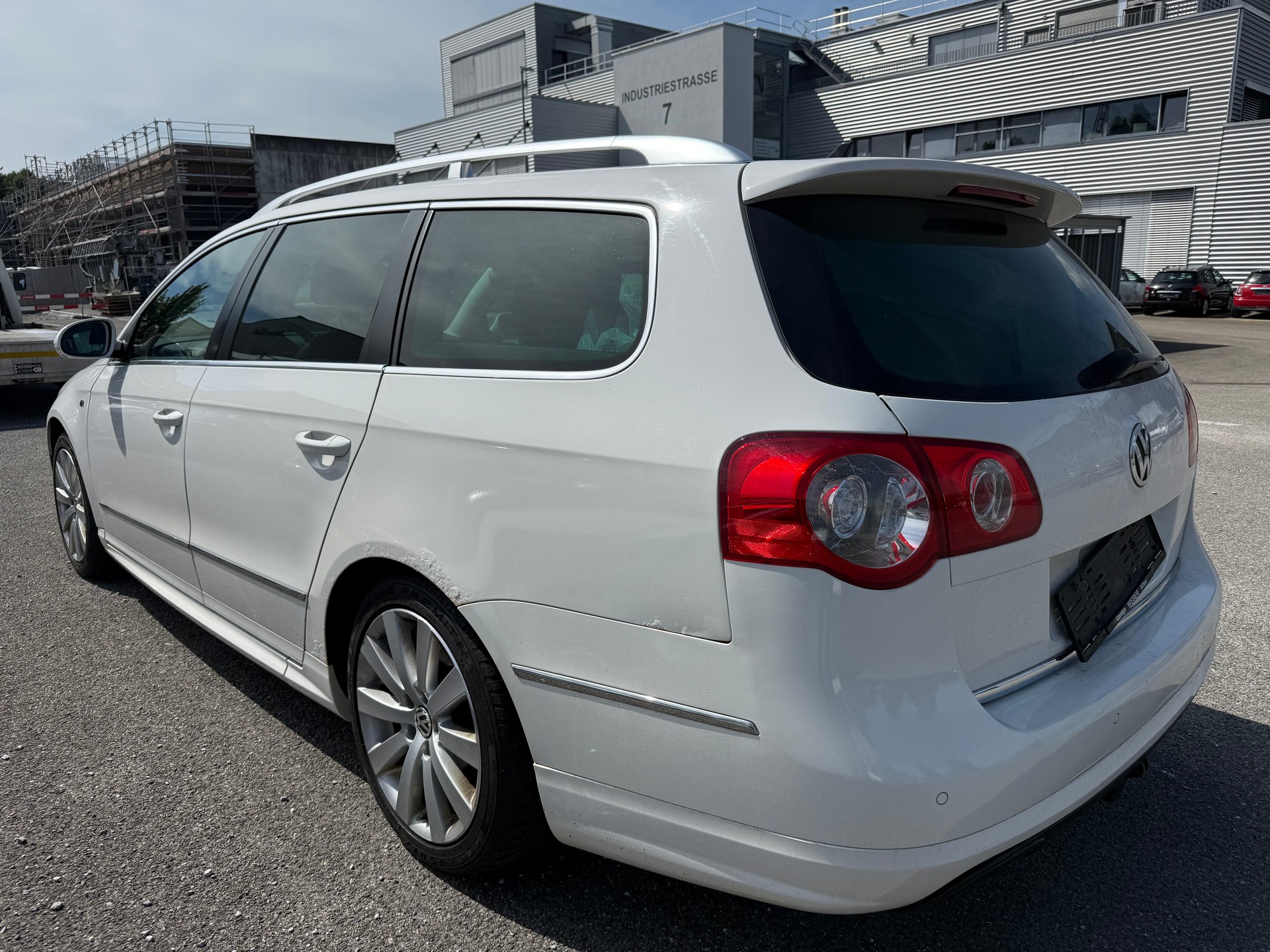VW Passat Variant 2.0 TDI Highline 4Motion-image-2