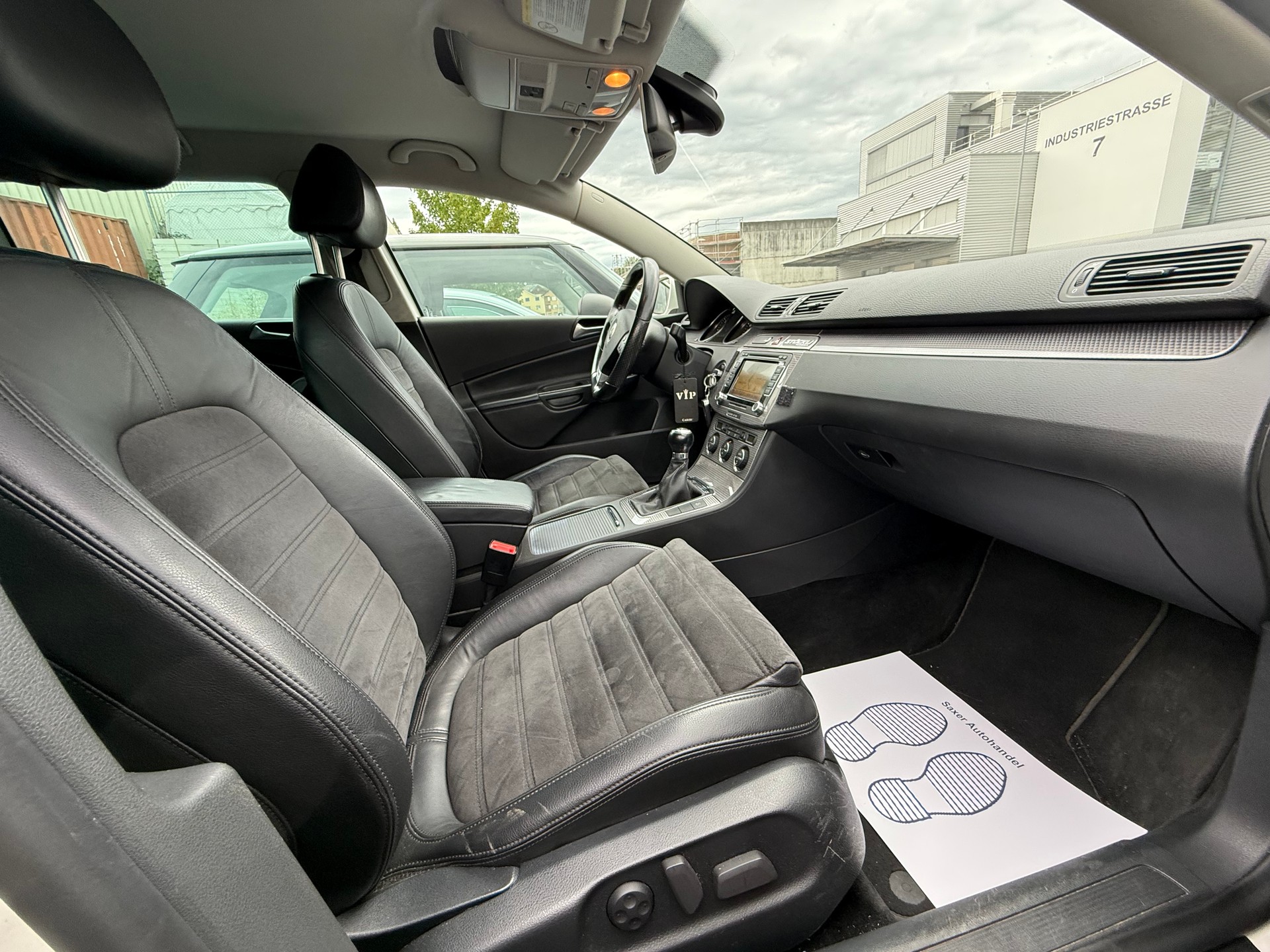 VW Passat Variant 2.0 TDI Highline 4Motion-image-7