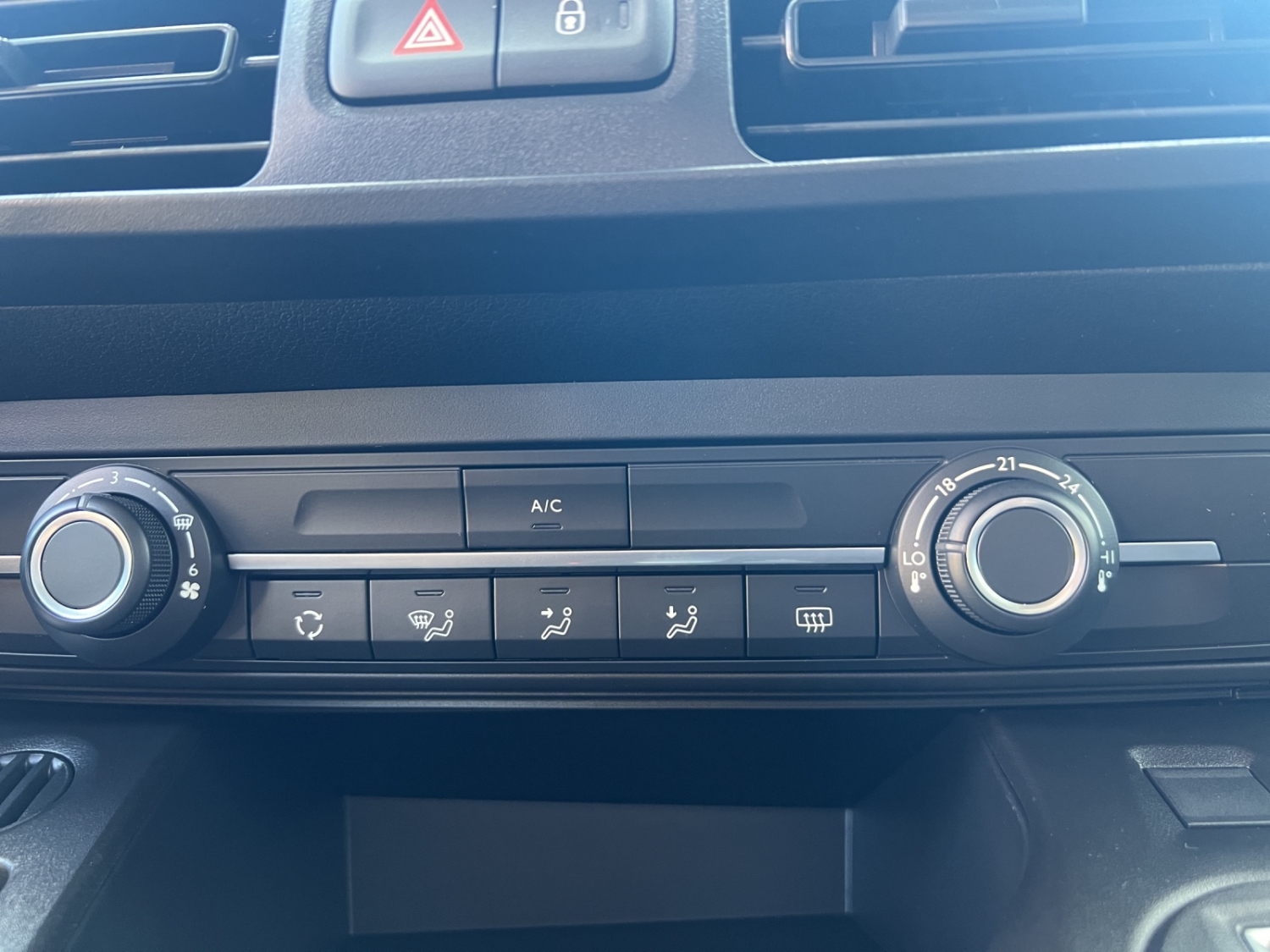TOYOTA PROACE CITY Van L1 1.5 D Active-image-14