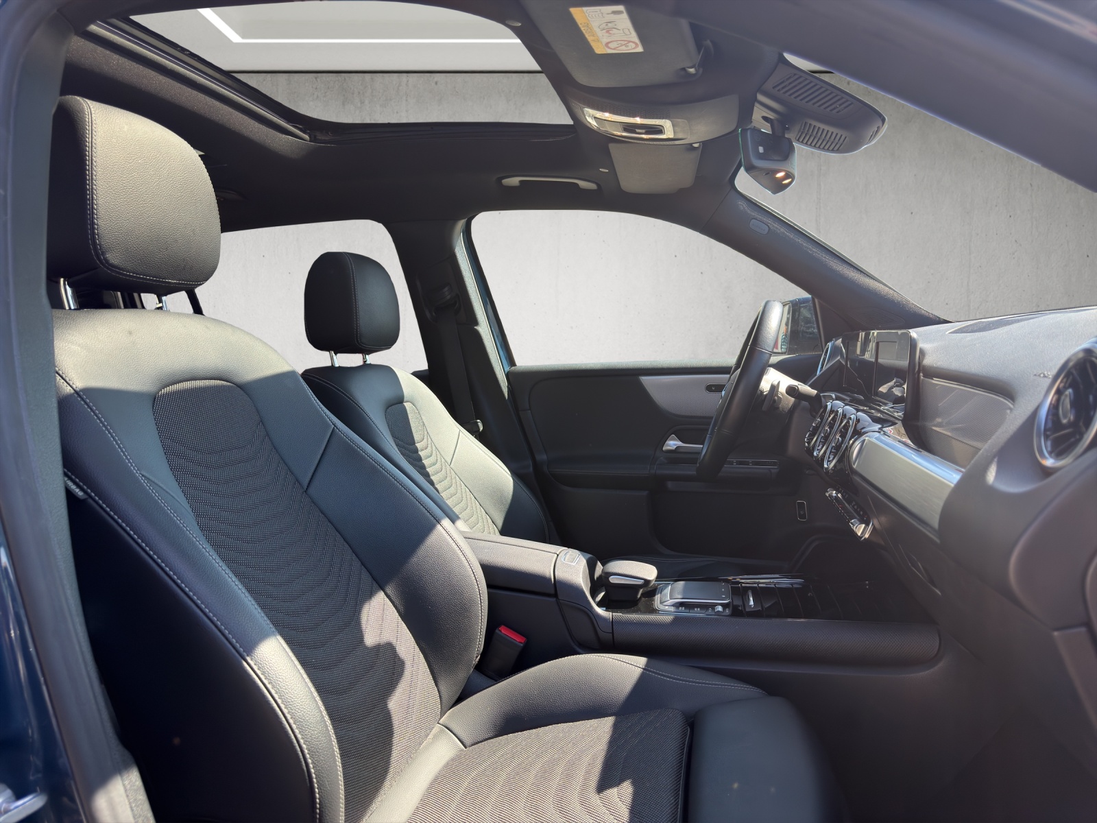 MERCEDES-BENZ GLB 180 7G-Tronic-image-10
