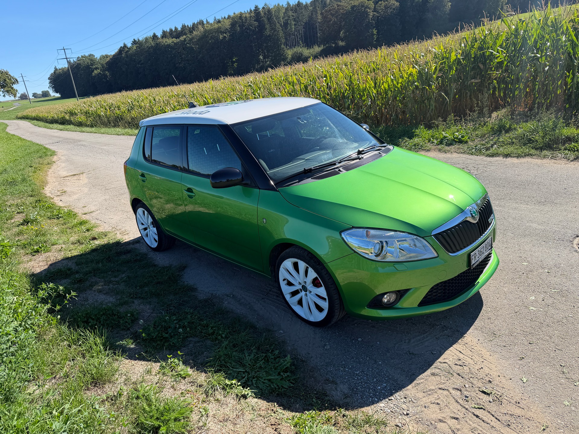 SKODA Fabia 1.4 TSI RS Edition S2000 DSG-image-2