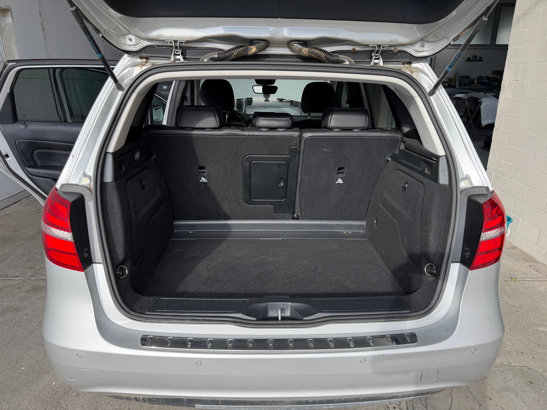 MERCEDES-BENZ B Electric Drive-image-8
