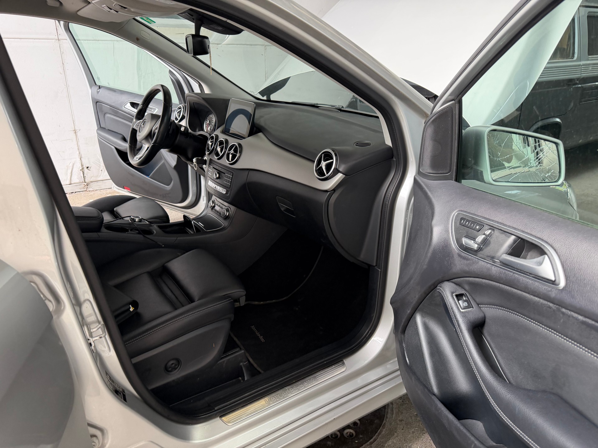 MERCEDES-BENZ B Electric Drive-image-6