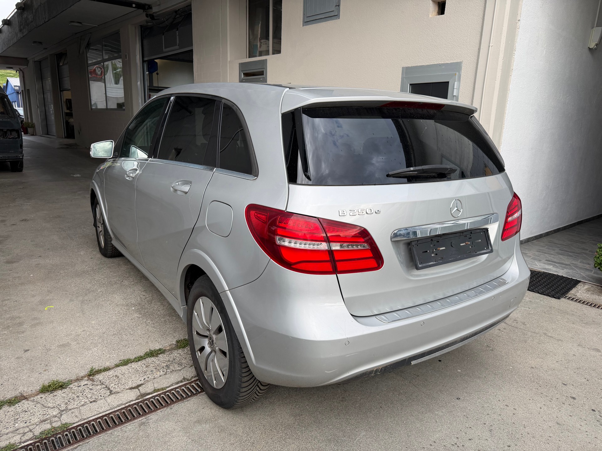 MERCEDES-BENZ B Electric Drive-image-4