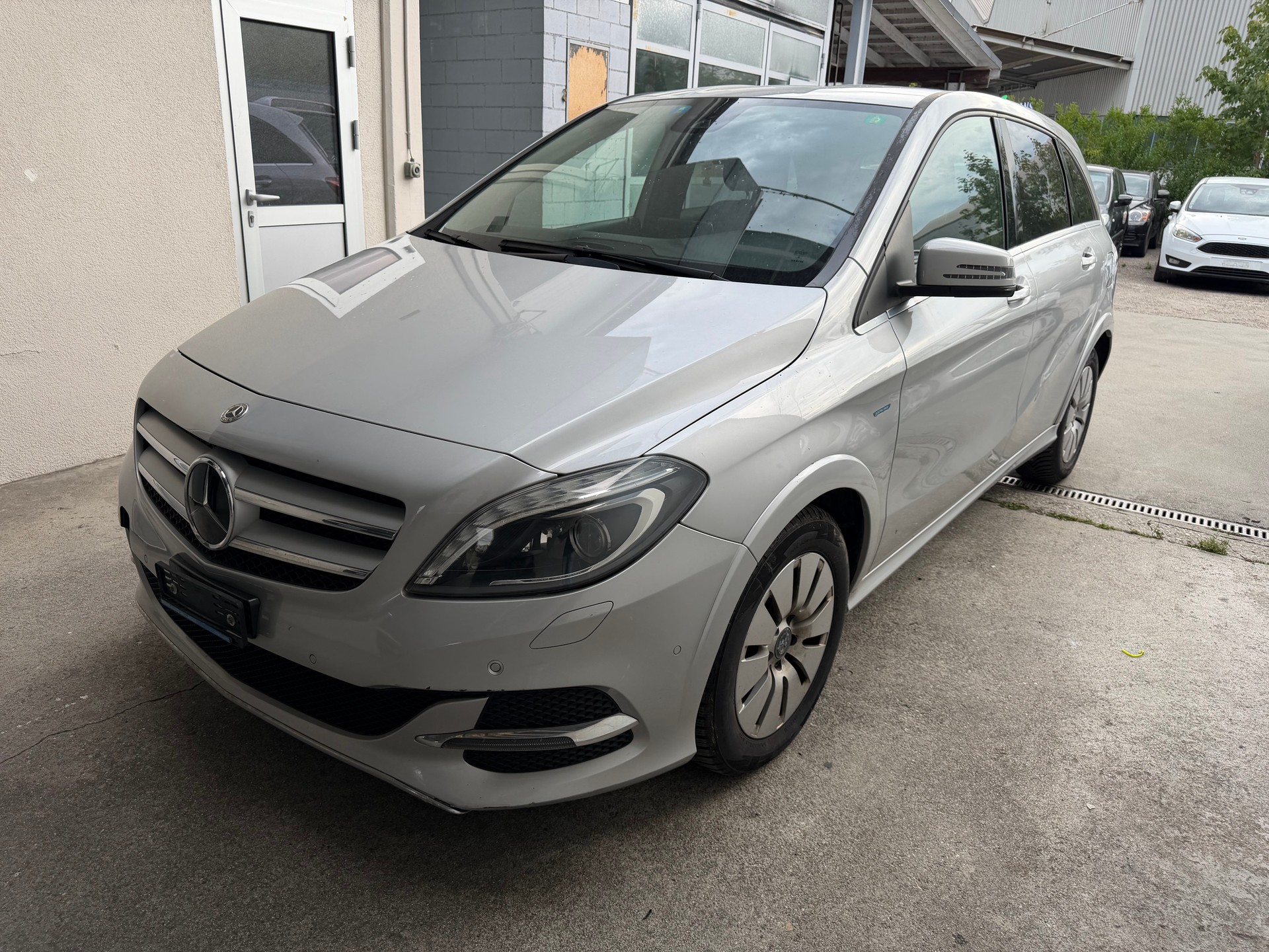 MERCEDES-BENZ B Electric Drive-image-1