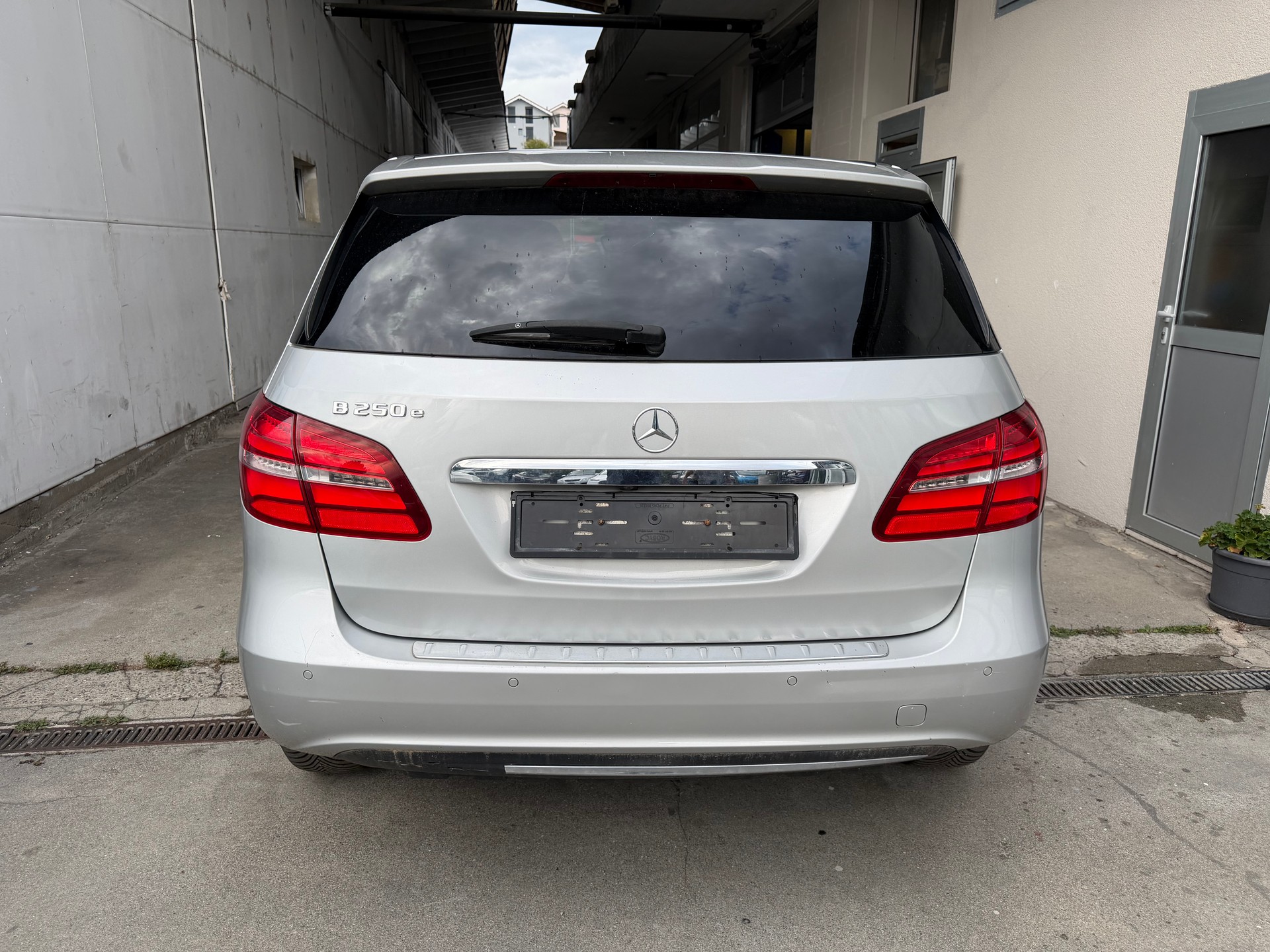 MERCEDES-BENZ B Electric Drive-image-3