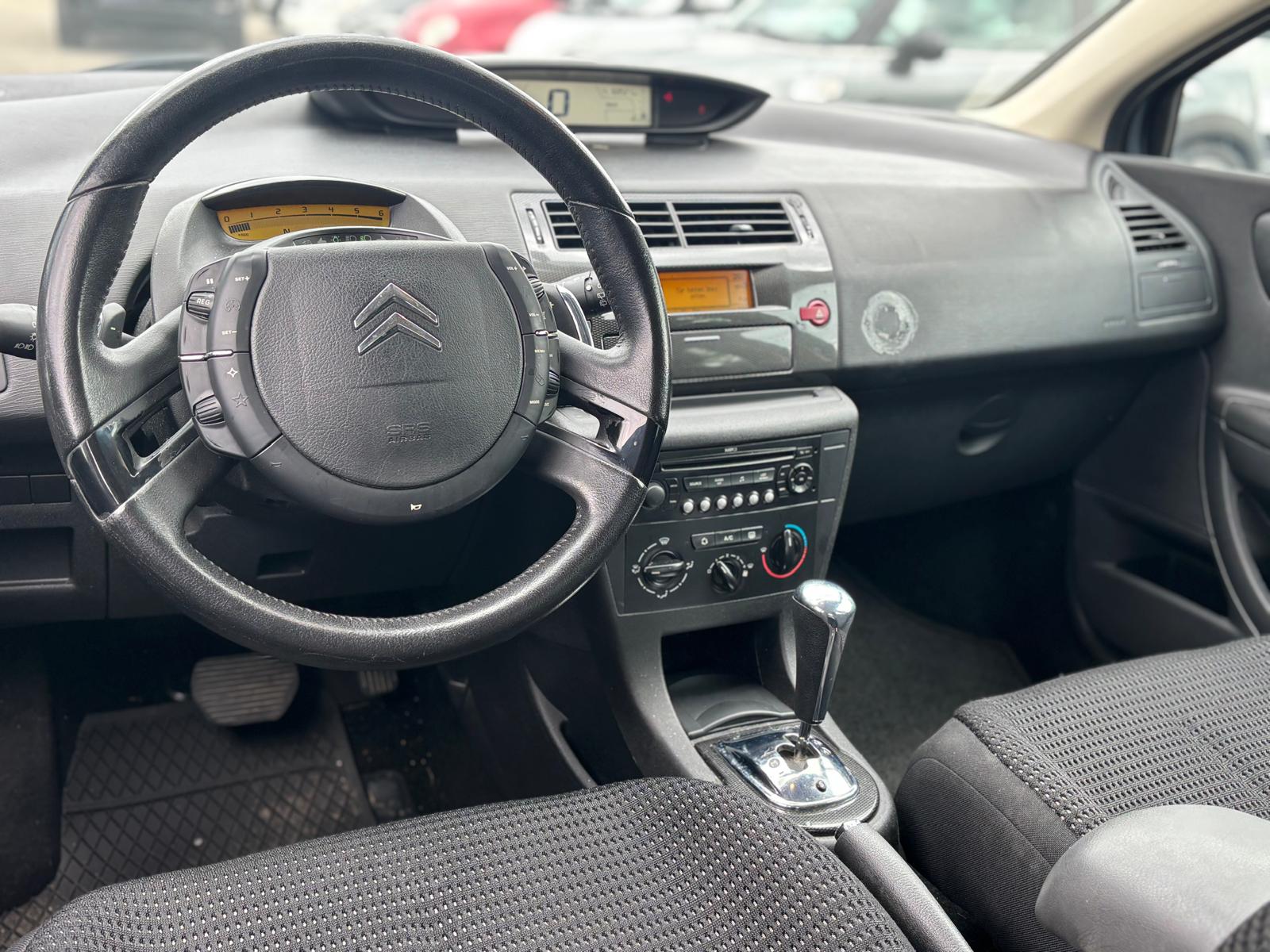 CITROEN C4 Berline 1.6 16V HDi VTR-image-7