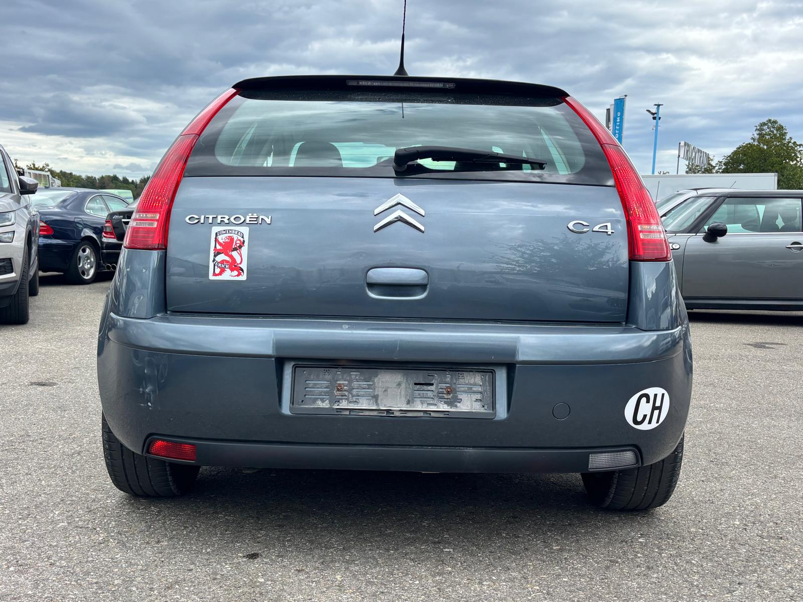 CITROEN C4 Berline 1.6 16V HDi VTR-image-6