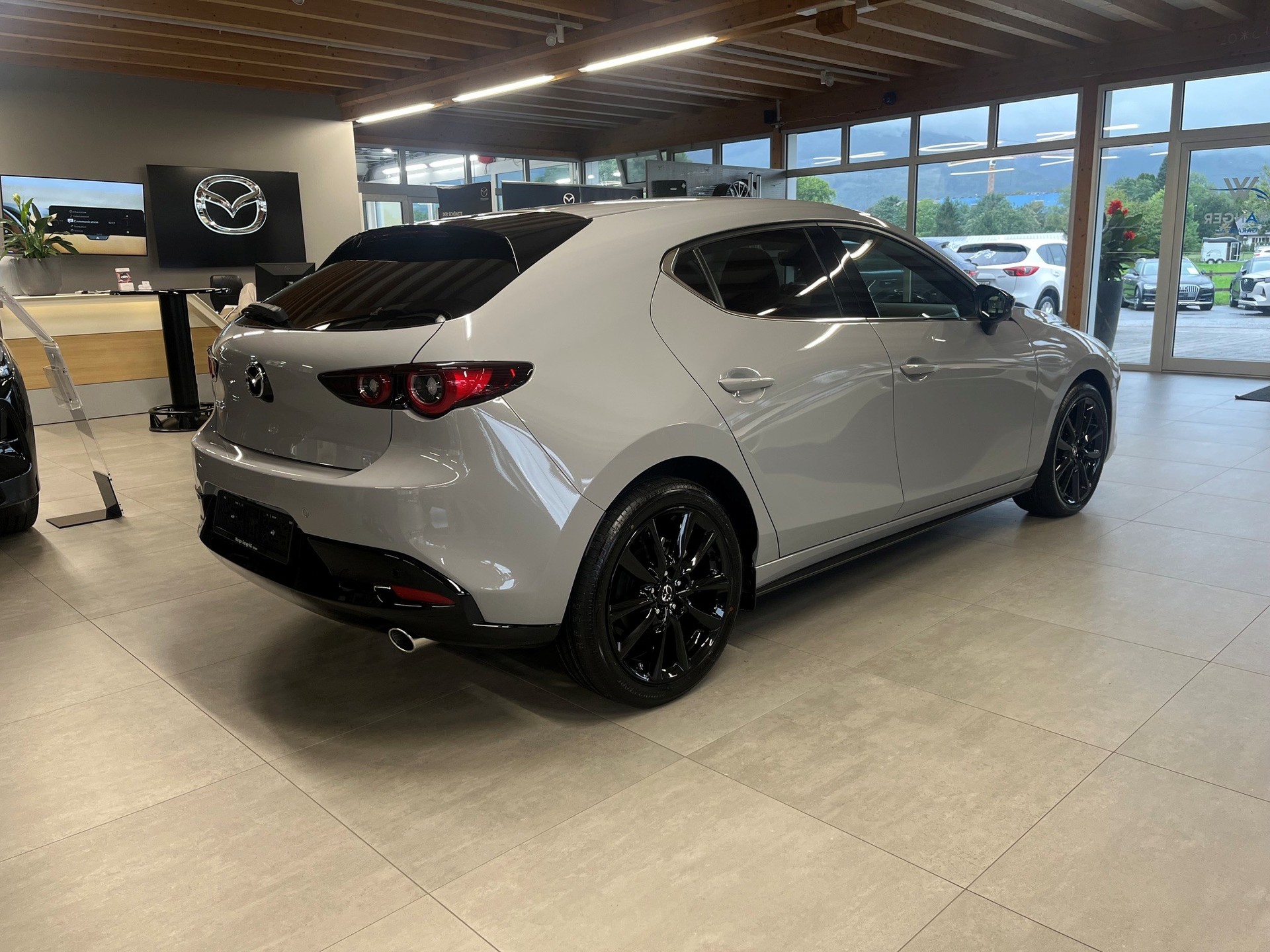 MAZDA 2.5L e-SKYACTIV G 140ps FWD Homura Plus 6AT-image-3