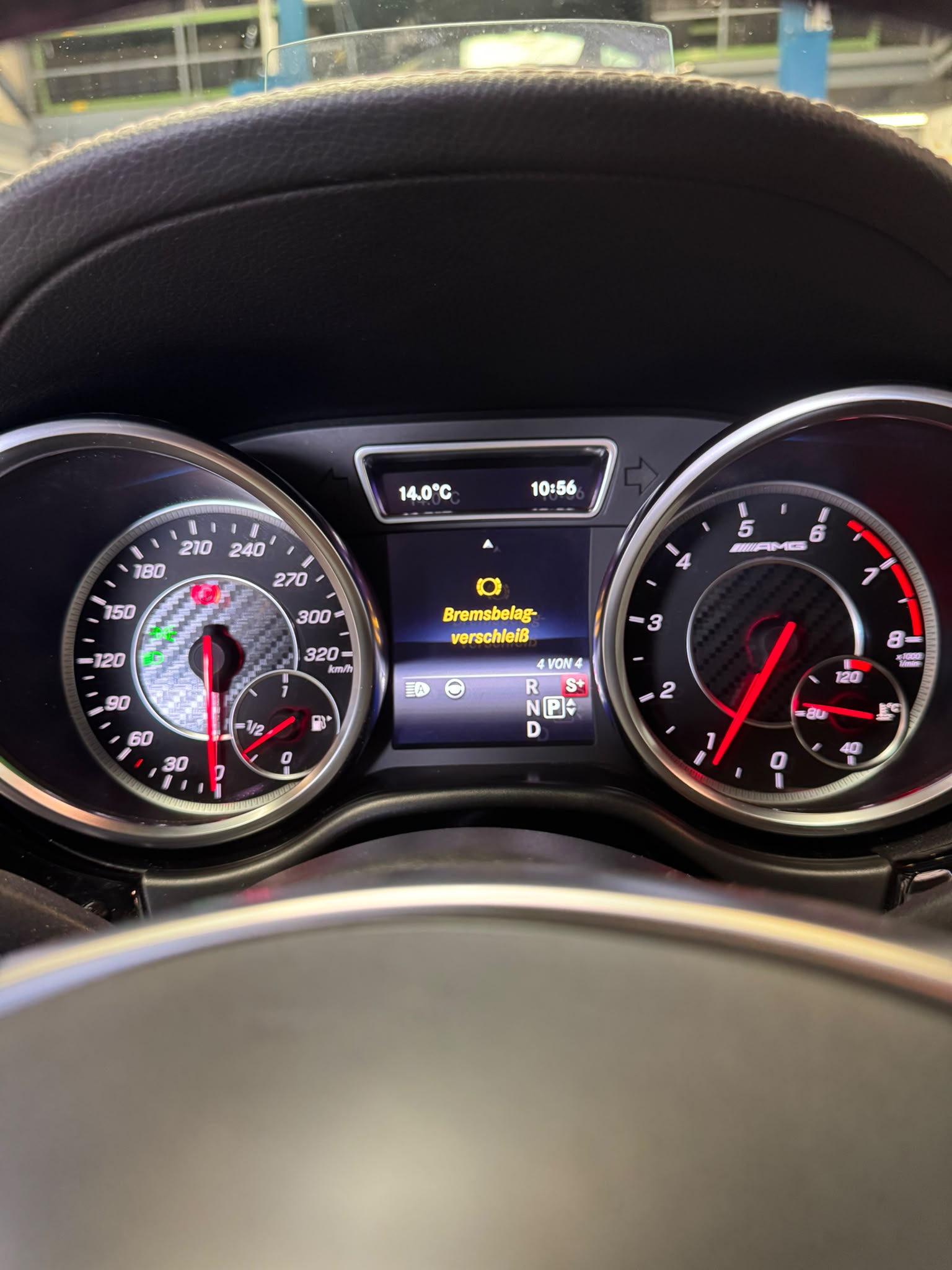 MERCEDES-BENZ GLS 63 AMG 4Matic Speedshift Plus 7G-Tronic-image-27