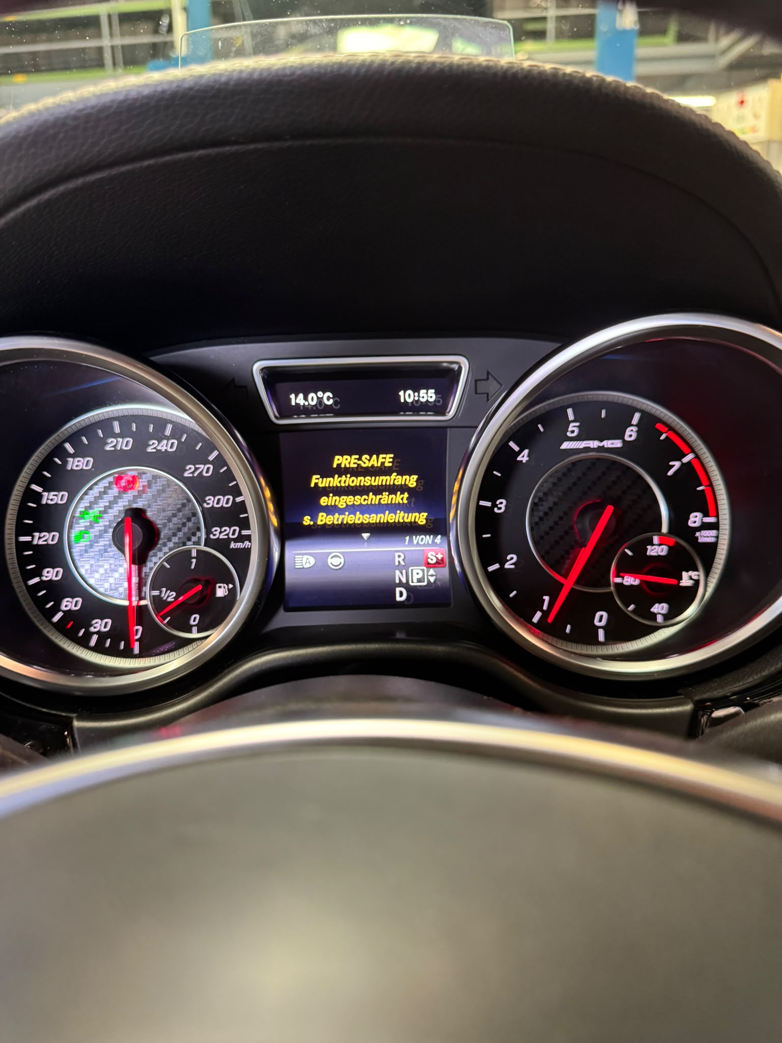 MERCEDES-BENZ GLS 63 AMG 4Matic Speedshift Plus 7G-Tronic-image-30