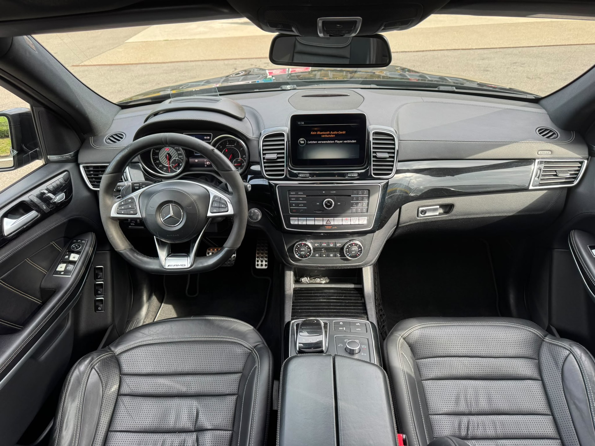 MERCEDES-BENZ GLS 63 AMG 4Matic Speedshift Plus 7G-Tronic-image-8