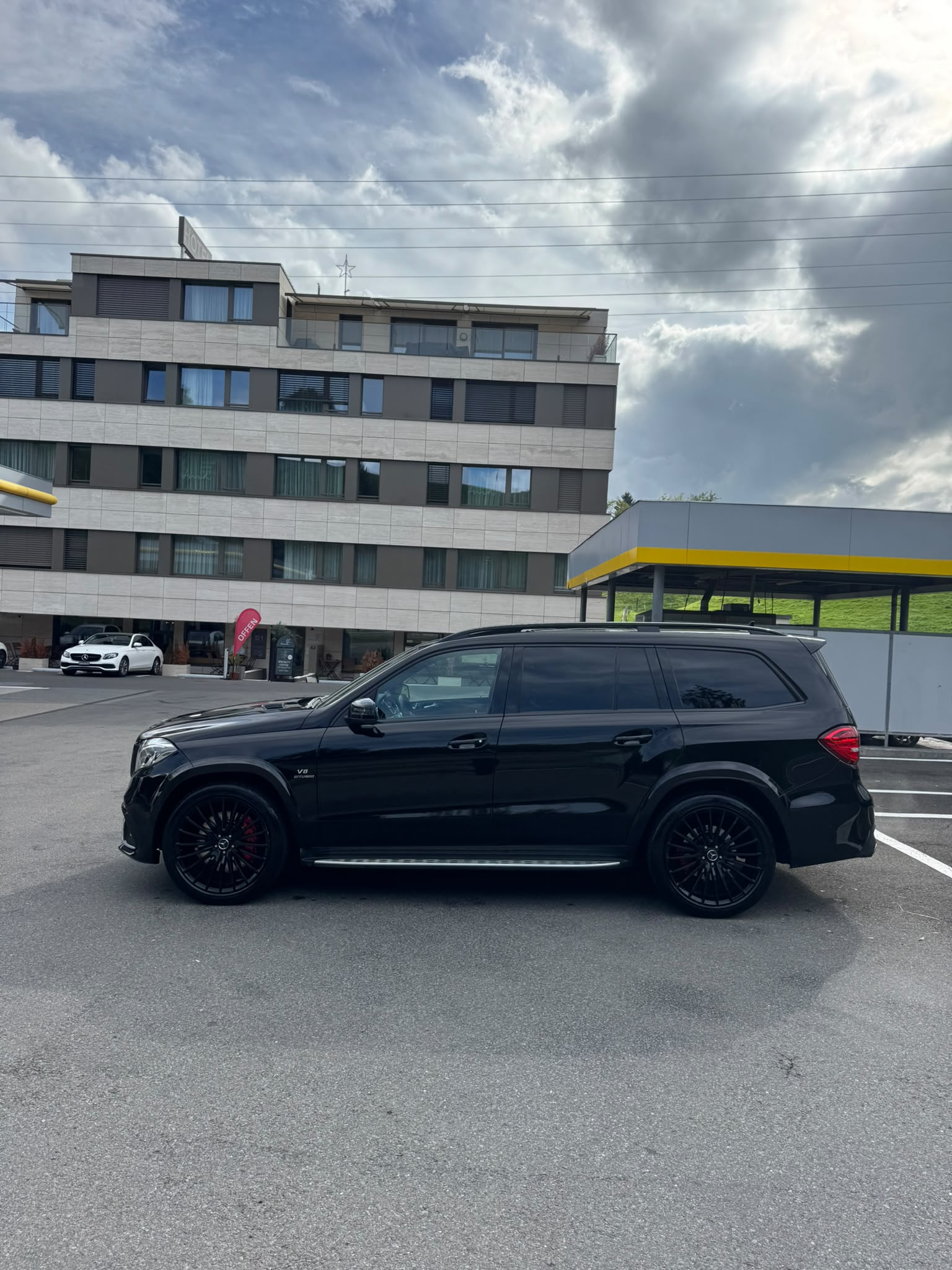 MERCEDES-BENZ GLS 63 AMG 4Matic Speedshift Plus 7G-Tronic-image-3