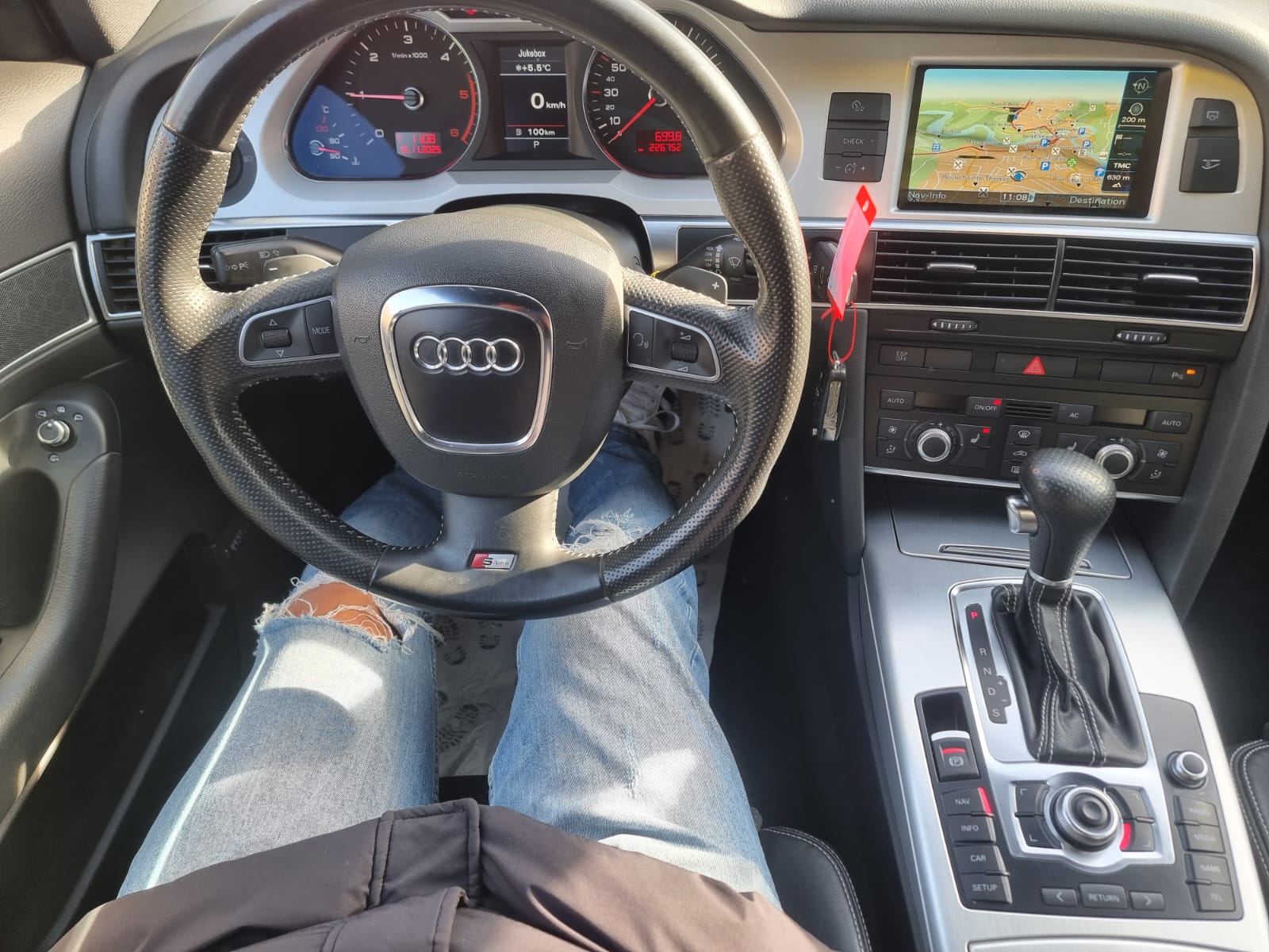 AUDI A6 Avant 2.0 TDI multitronic-image-15