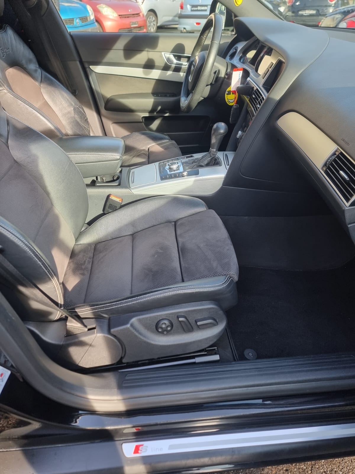 AUDI A6 Avant 2.0 TDI multitronic-image-10