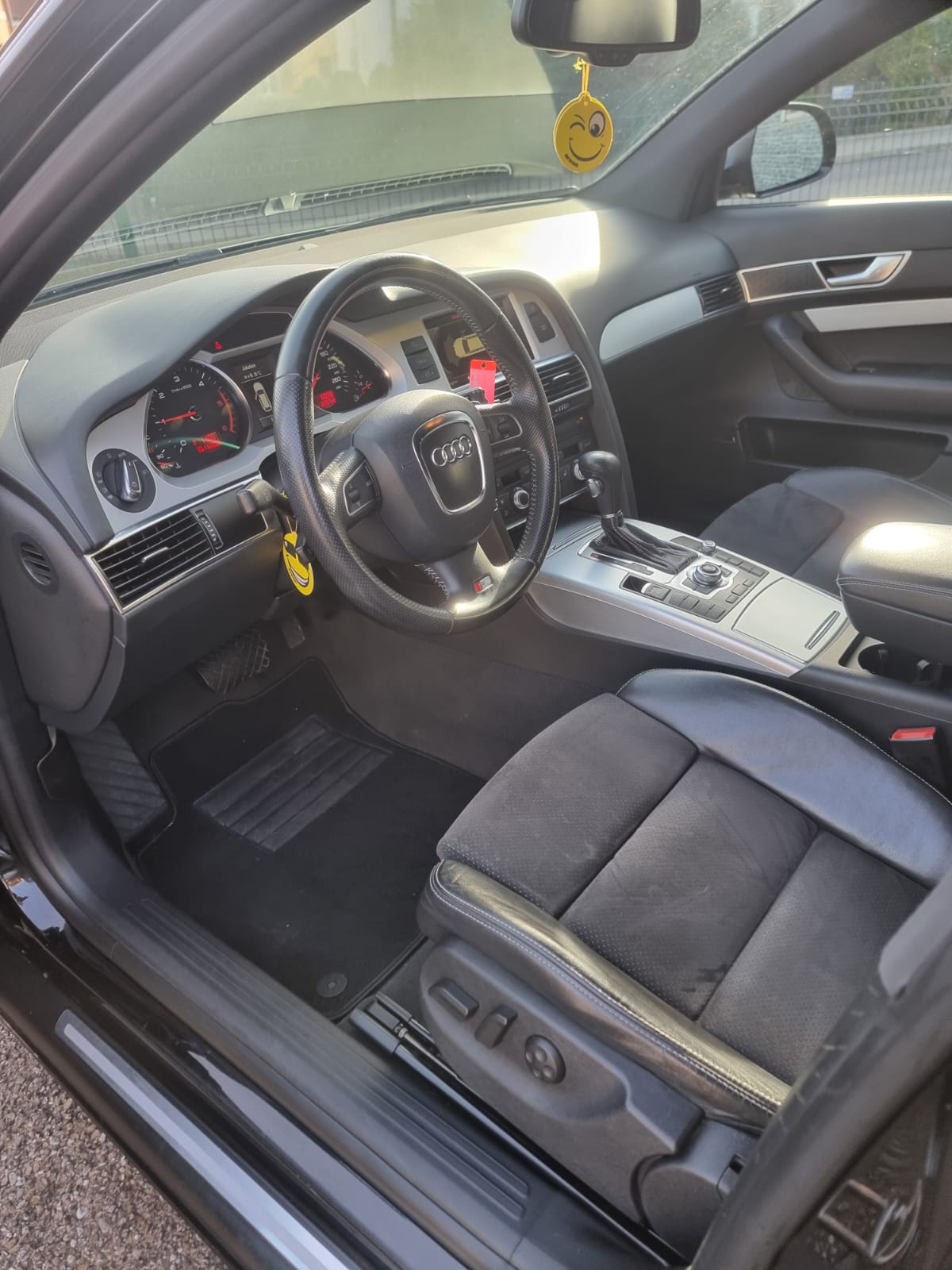 AUDI A6 Avant 2.0 TDI multitronic-image-9