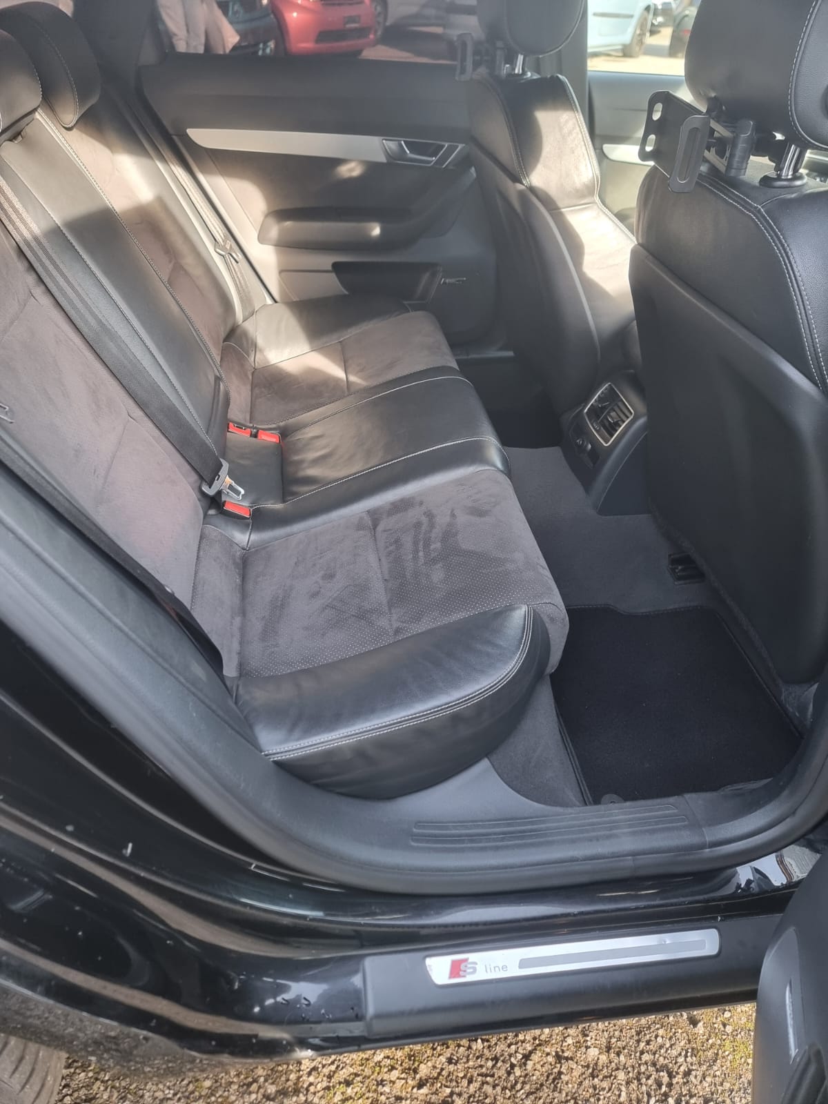 AUDI A6 Avant 2.0 TDI multitronic-image-11
