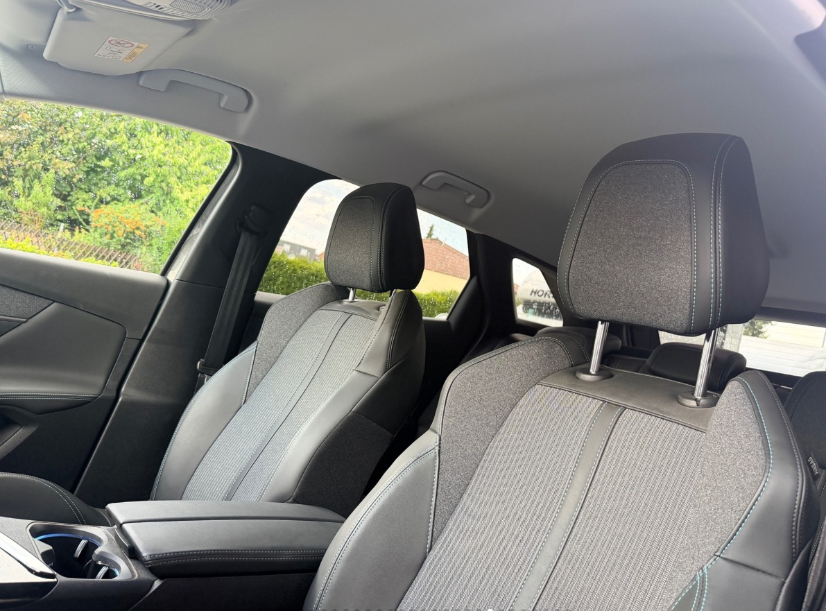 PEUGEOT 3008 225e Hybrid2 AllureP-image-10