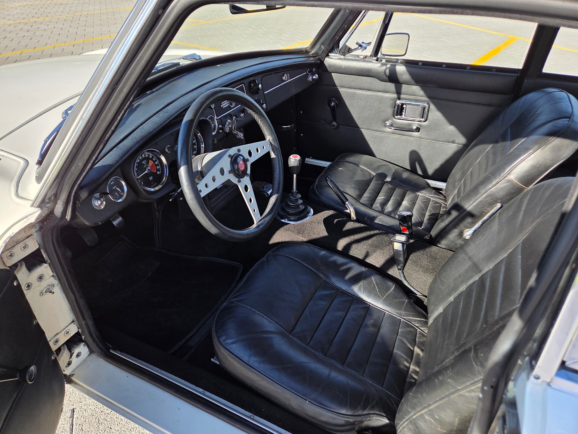 MG MGC GT-image-4