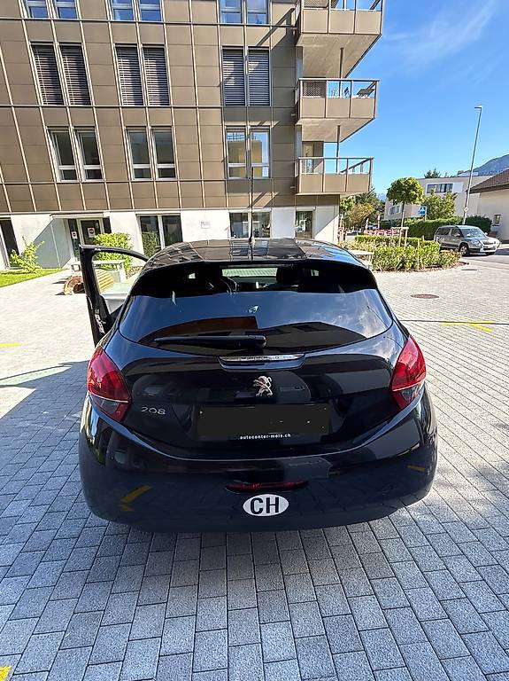 PEUGEOT 208-image-2