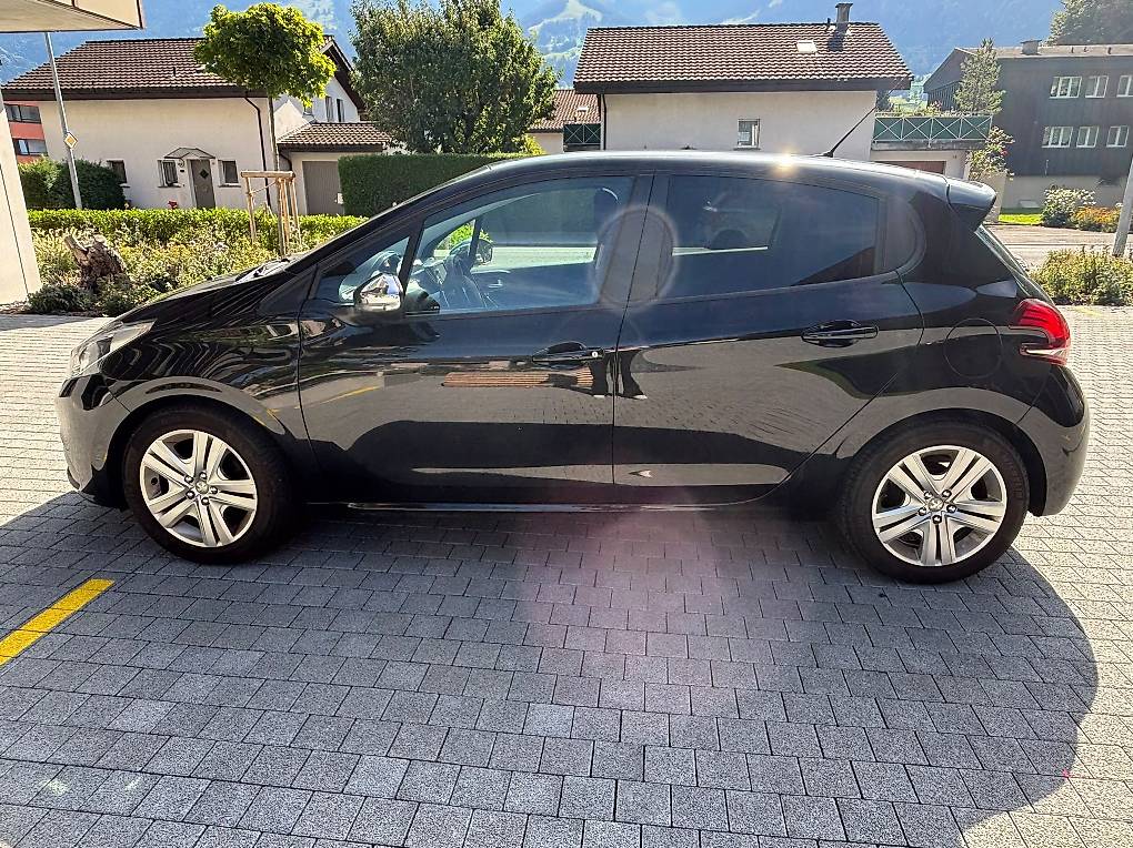 PEUGEOT 208-image-0