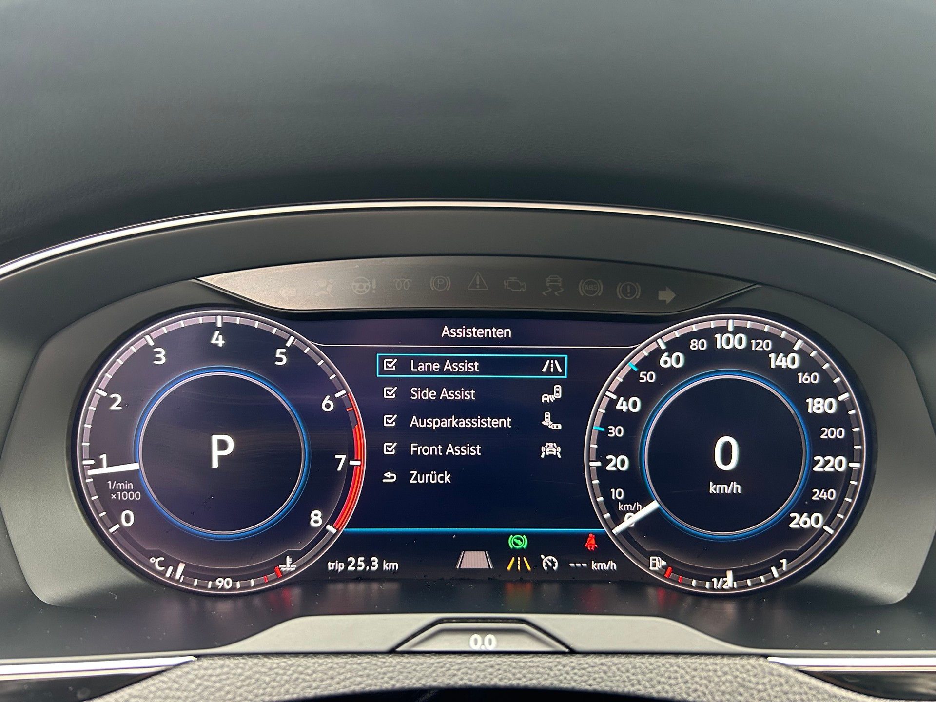 VW Passat Variant 2.0 TSI BMT Highline 4Motion R-Line DSG-image-8