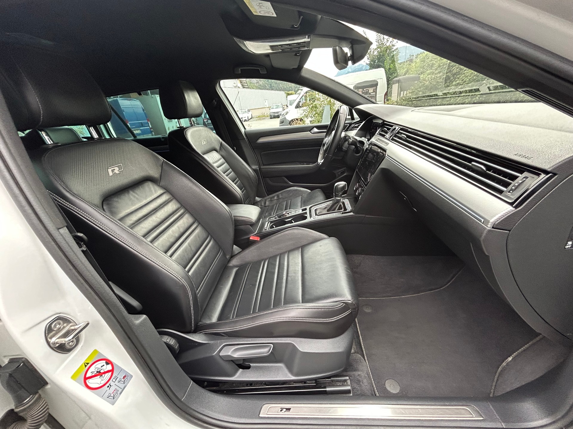 VW Passat Variant 2.0 TSI BMT Highline 4Motion R-Line DSG-image-11
