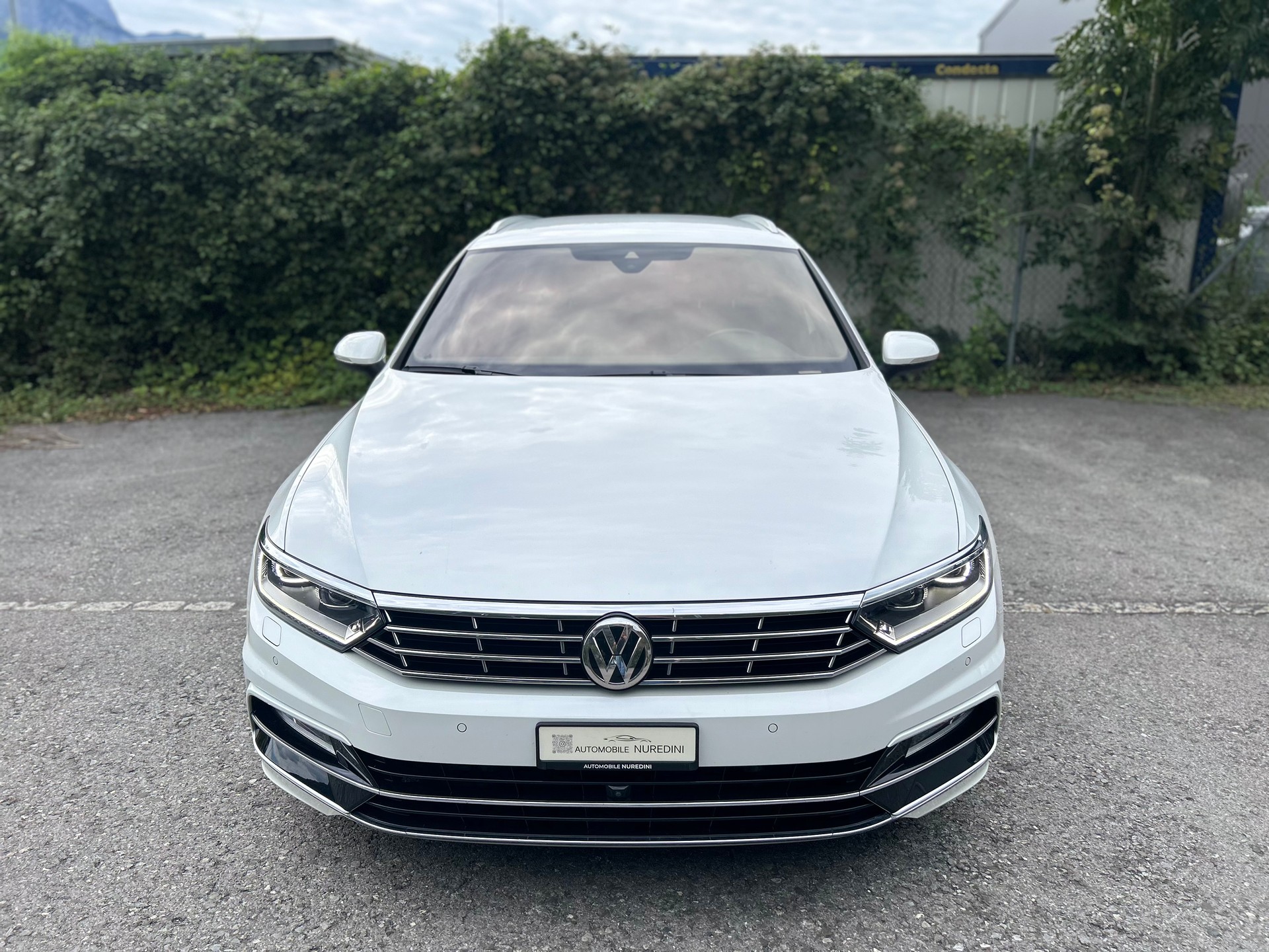 VW Passat Variant 2.0 TSI BMT Highline 4Motion R-Line DSG-image-4