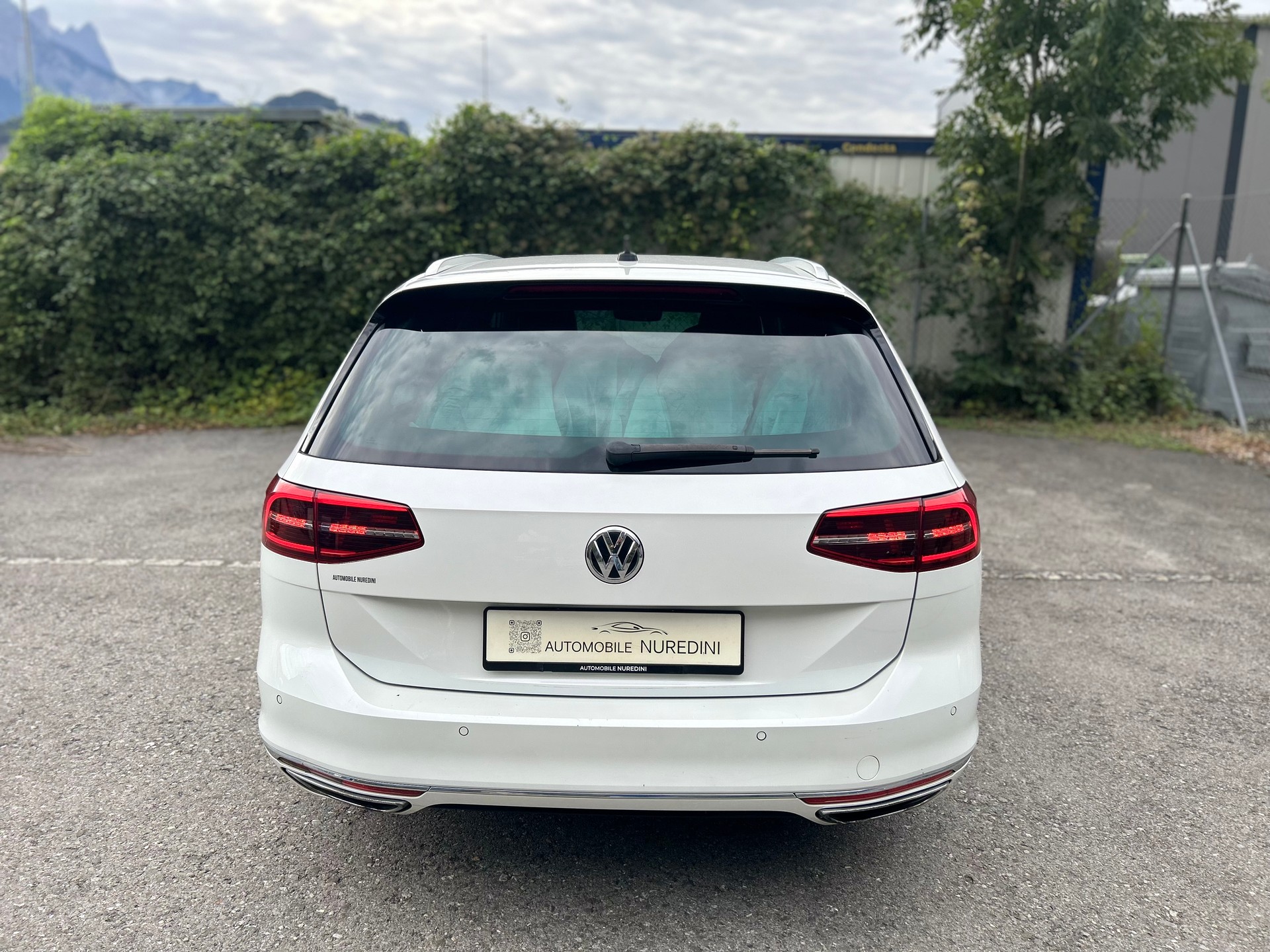 VW Passat Variant 2.0 TSI BMT Highline 4Motion R-Line DSG-image-5