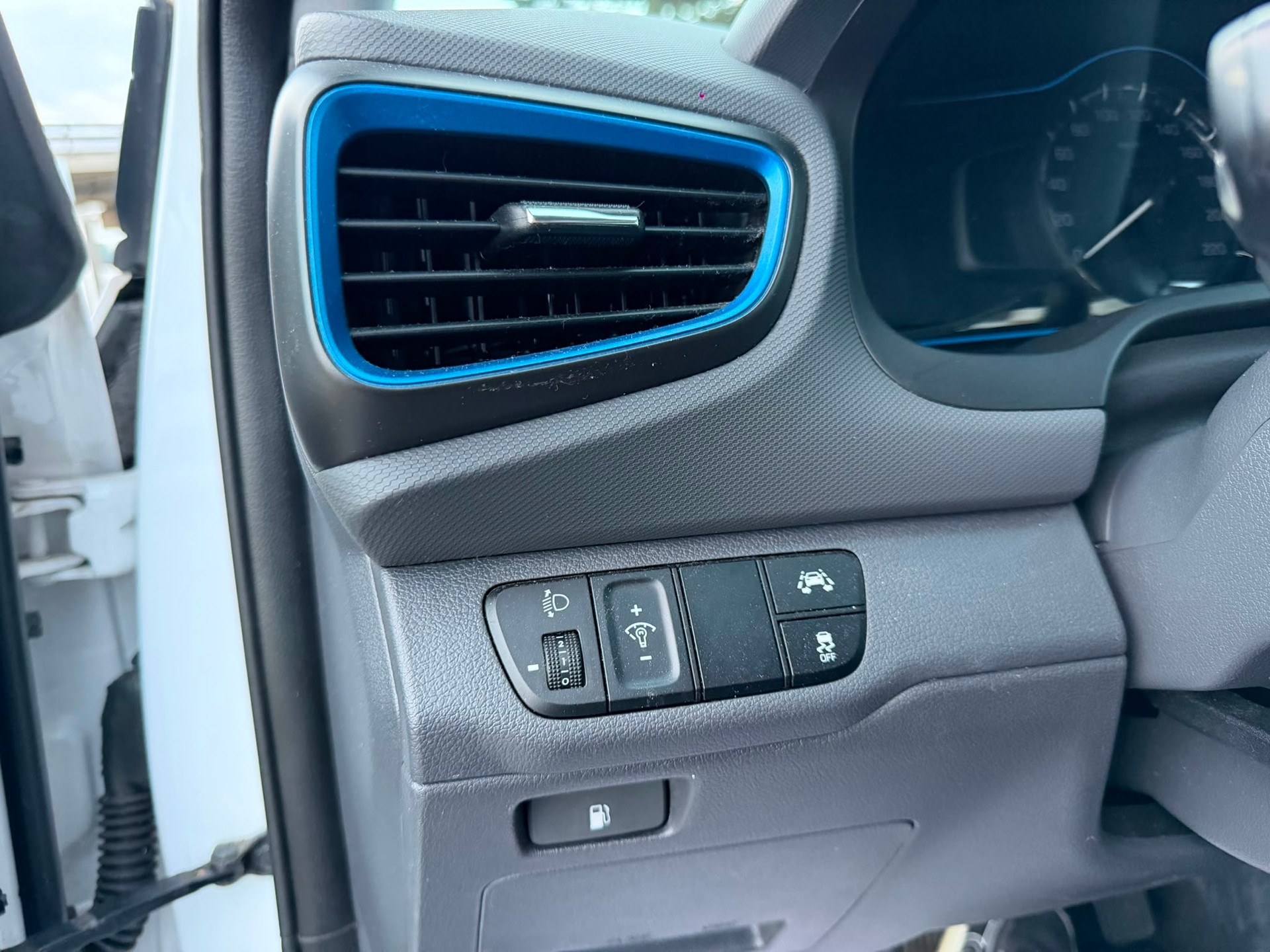 HYUNDAI Ioniq 1.6 GDi HEV Launch Plus DCT GARANTIE 2 ans-image-14