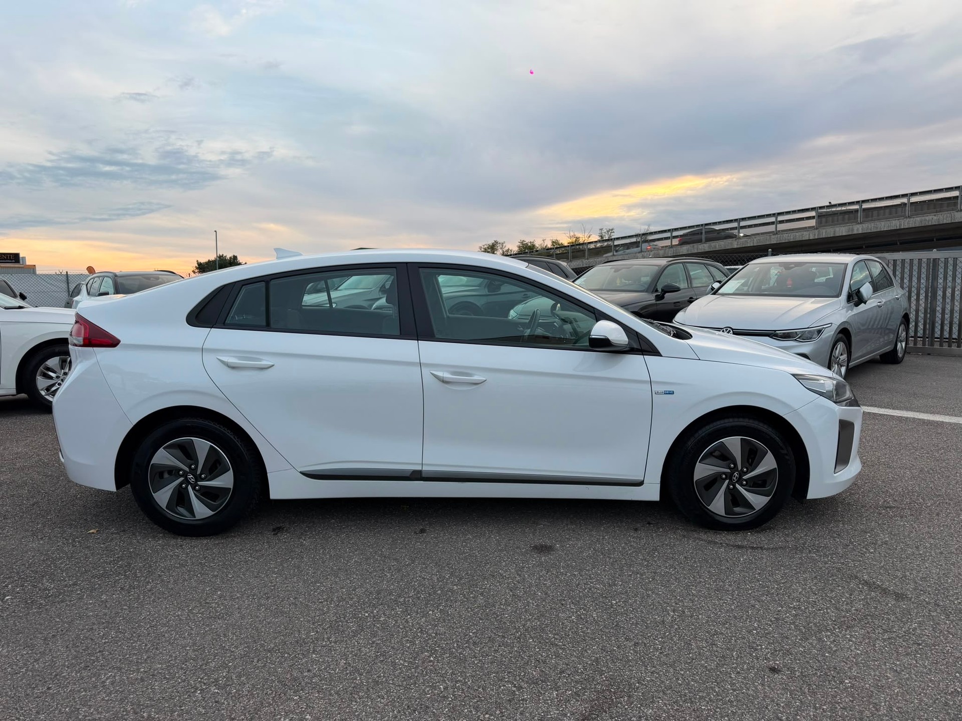 HYUNDAI Ioniq 1.6 GDi HEV Launch Plus DCT GARANTIE 2 ans-image-6