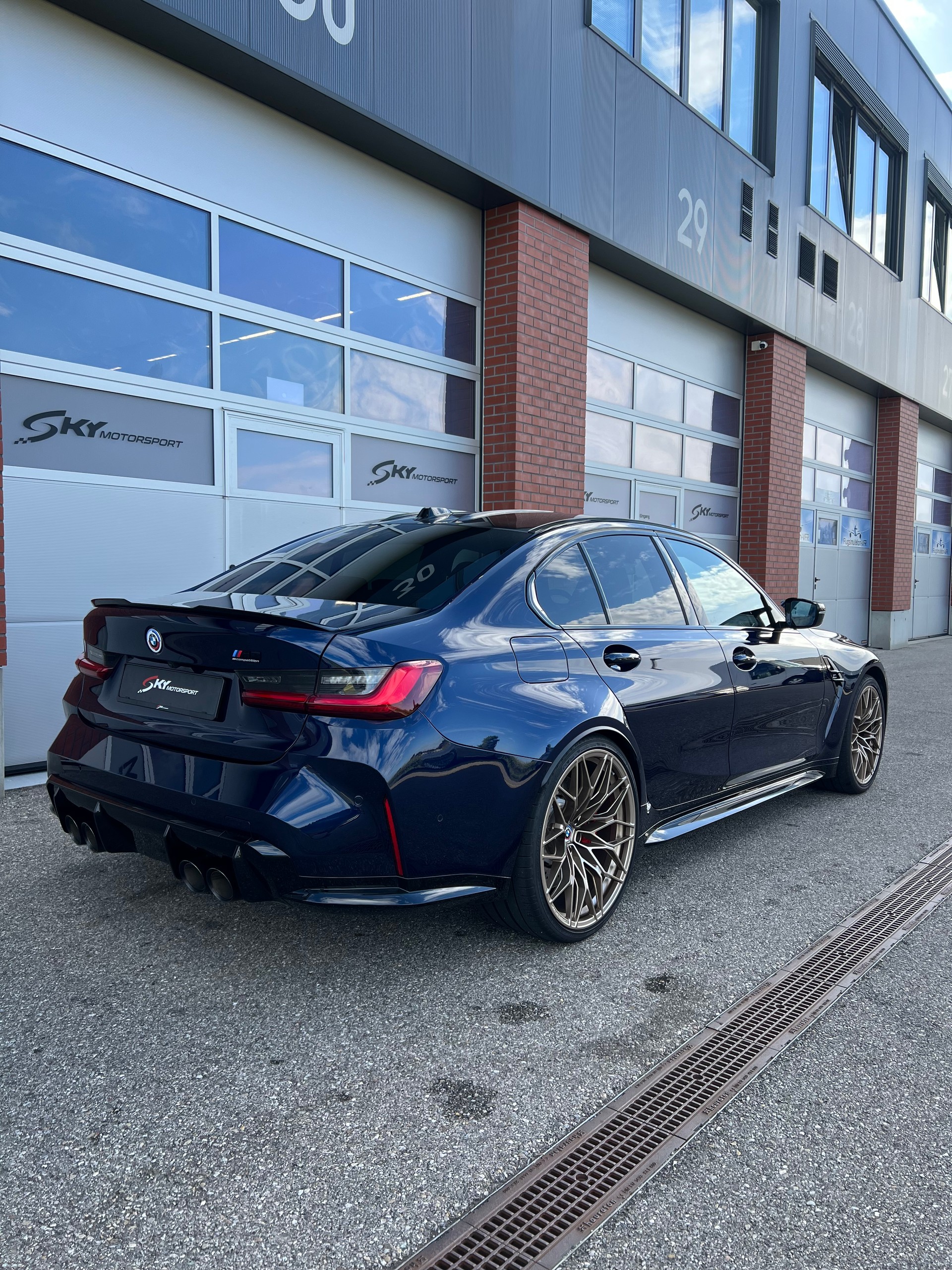 BMW M3 Competition M xDrive-image-6