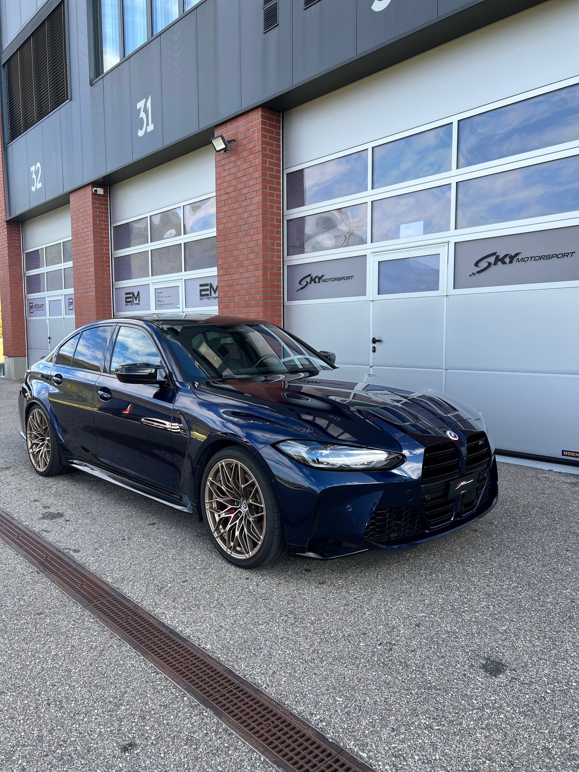 BMW M3 Competition M xDrive-image-4
