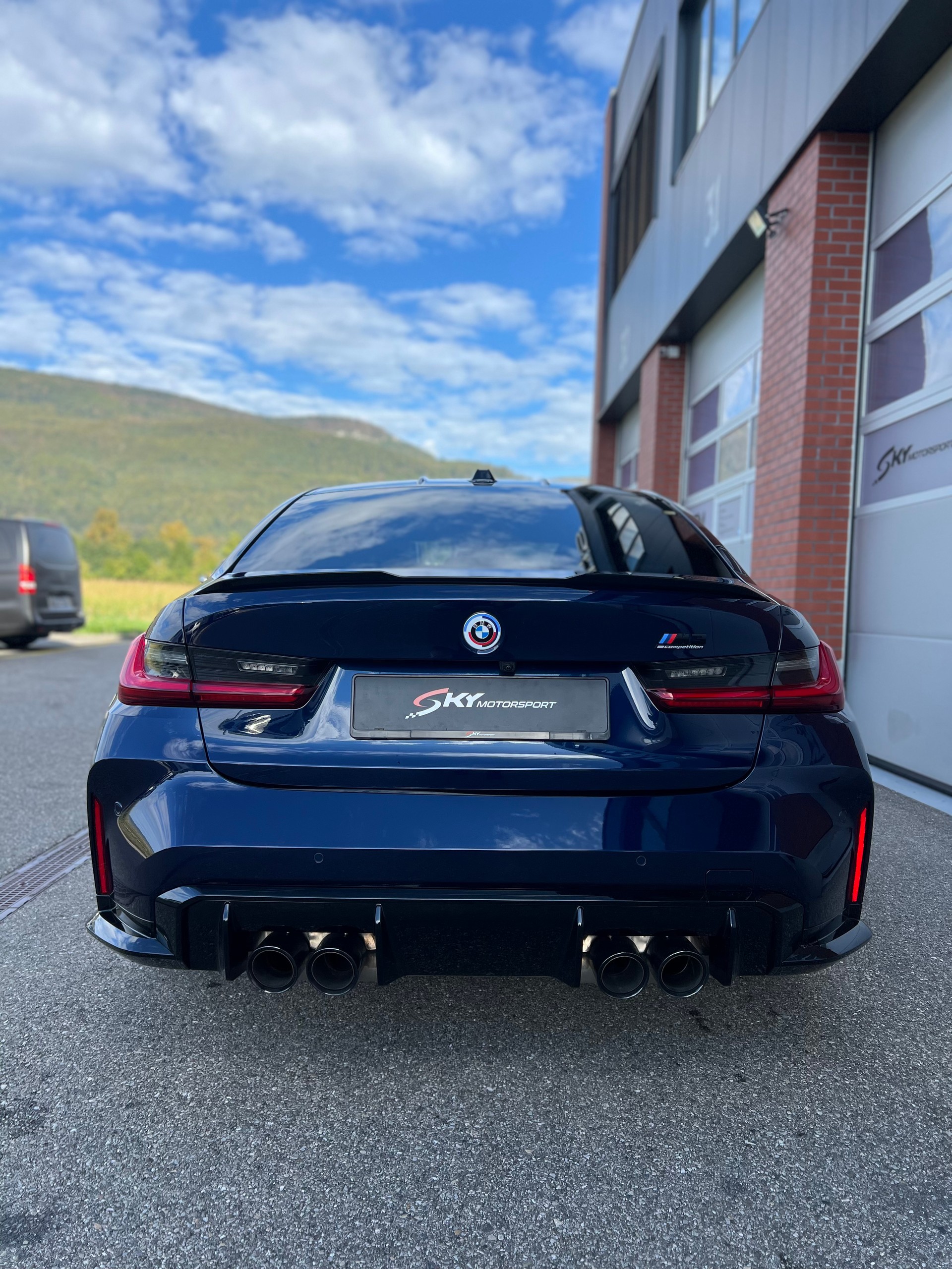 BMW M3 Competition M xDrive-image-3