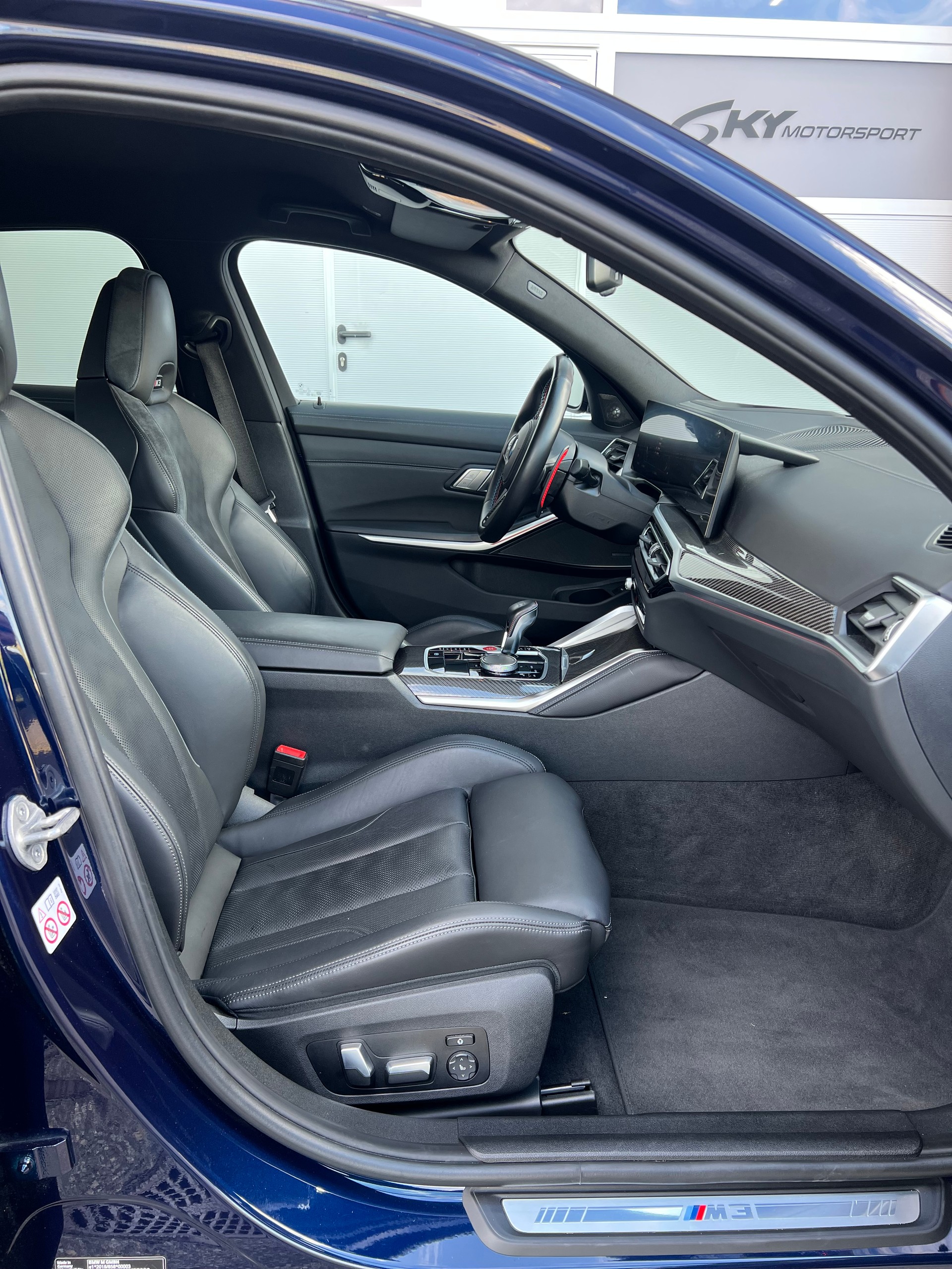 BMW M3 Competition M xDrive-image-14