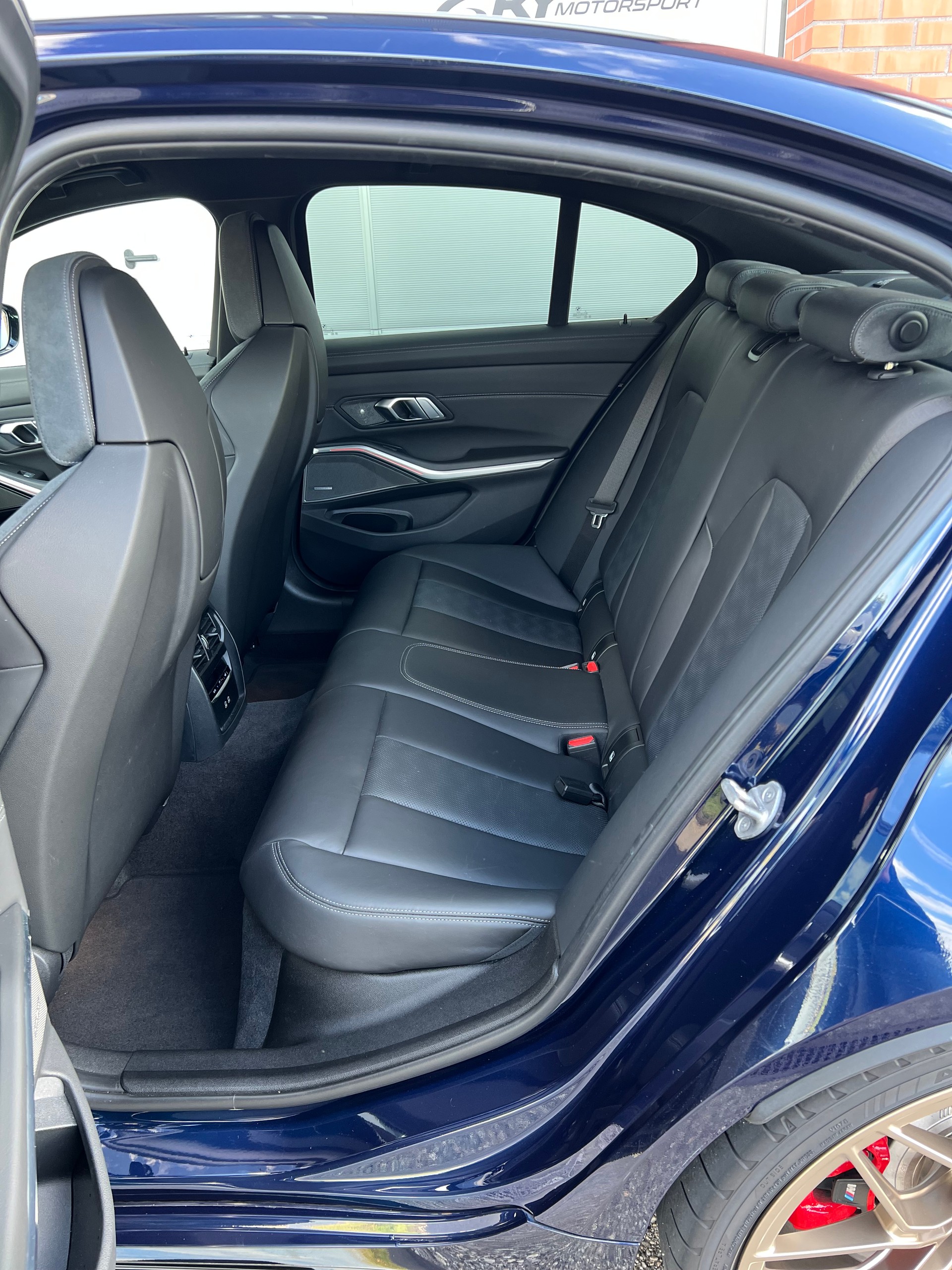 BMW M3 Competition M xDrive-image-11