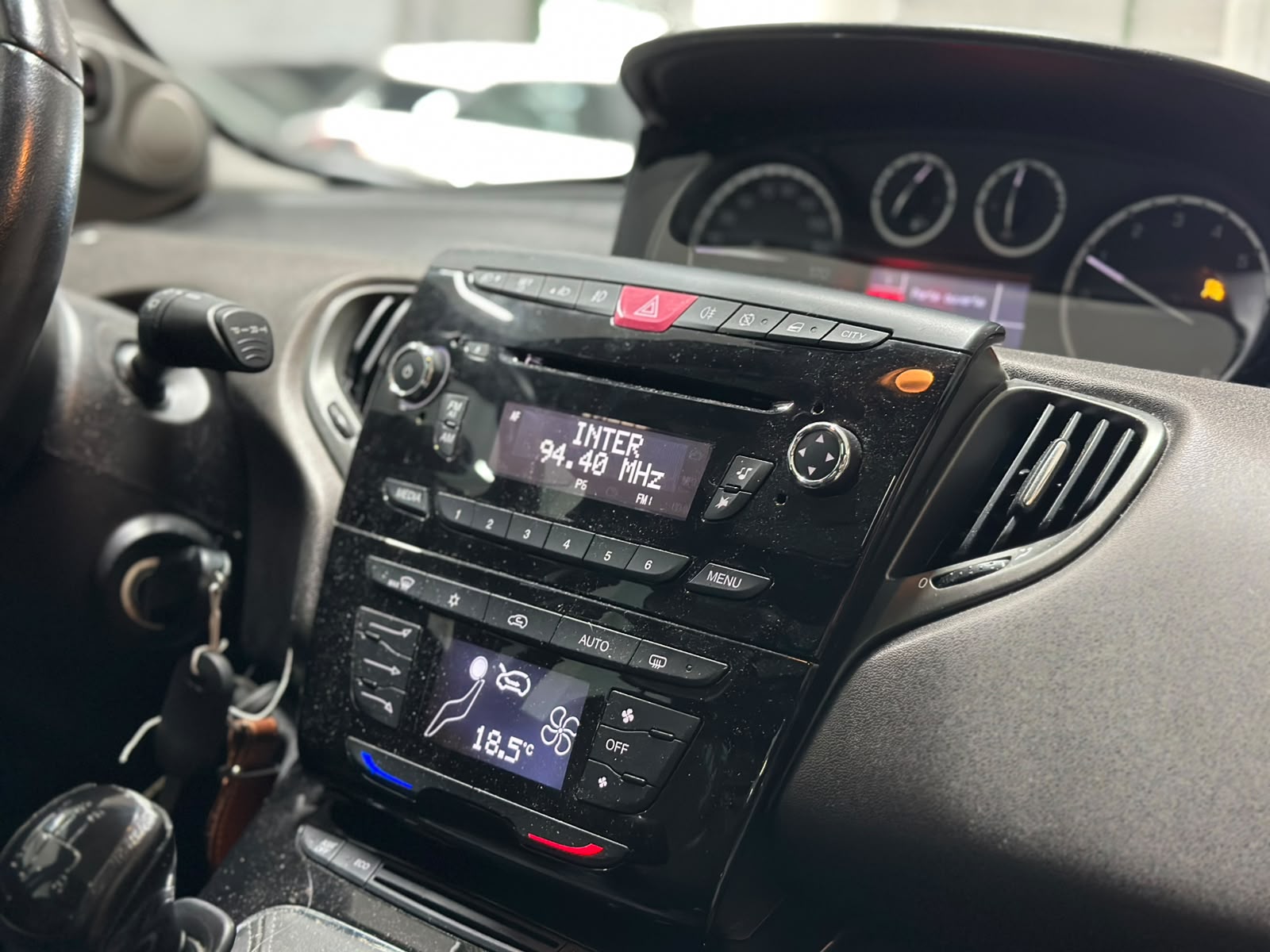 LANCIA Ypsilon 0.9 TwinAir Gold-image-13