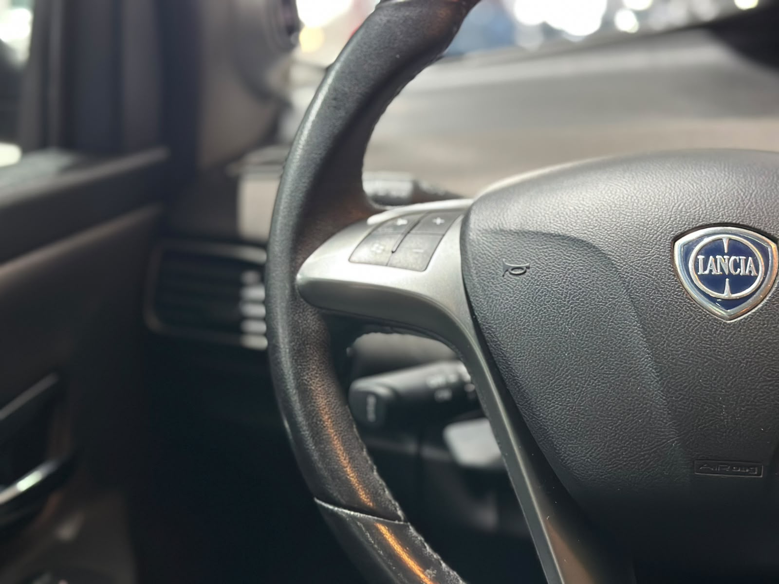 LANCIA Ypsilon 0.9 TwinAir Gold-image-14