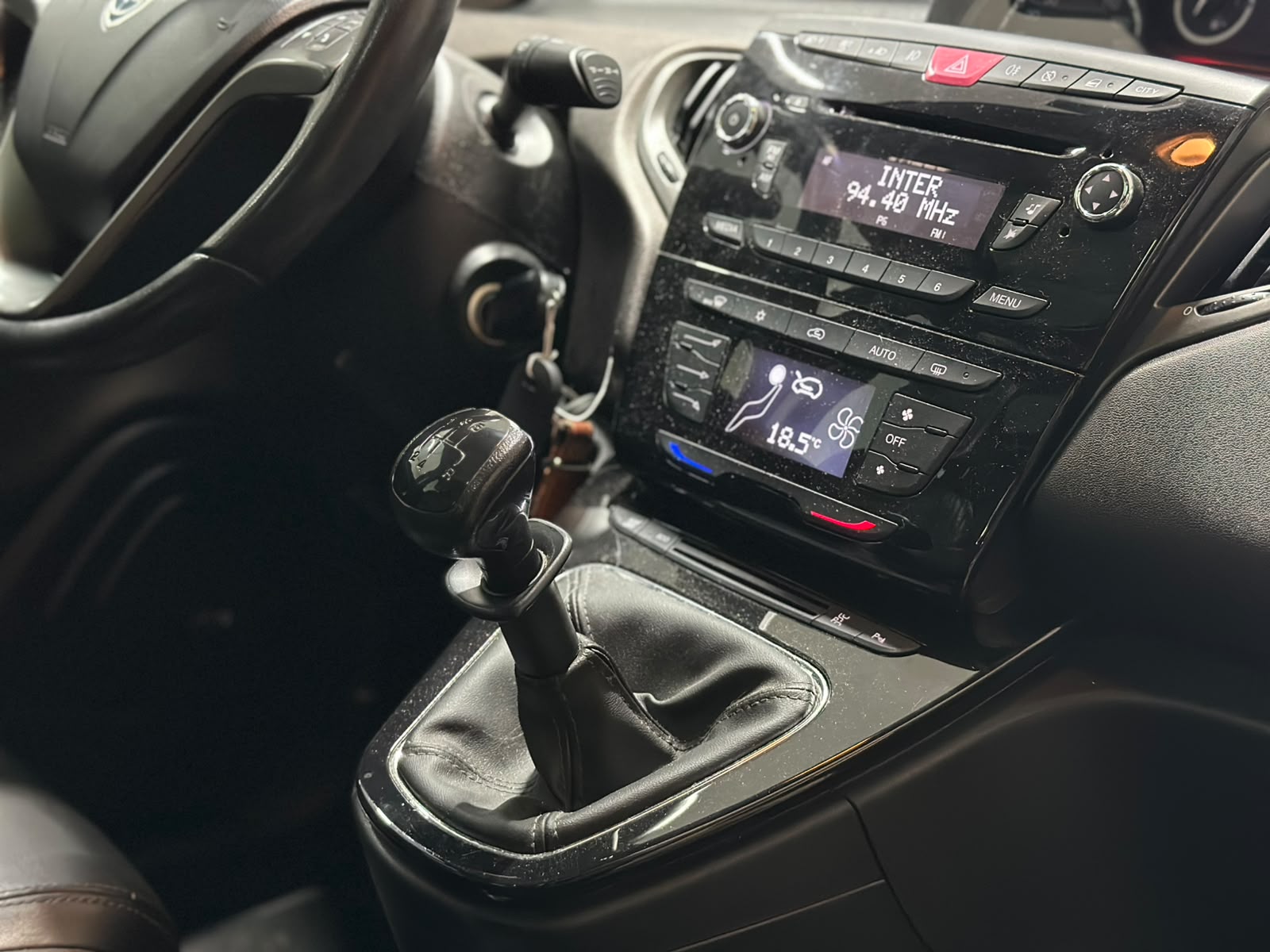 LANCIA Ypsilon 0.9 TwinAir Gold-image-12