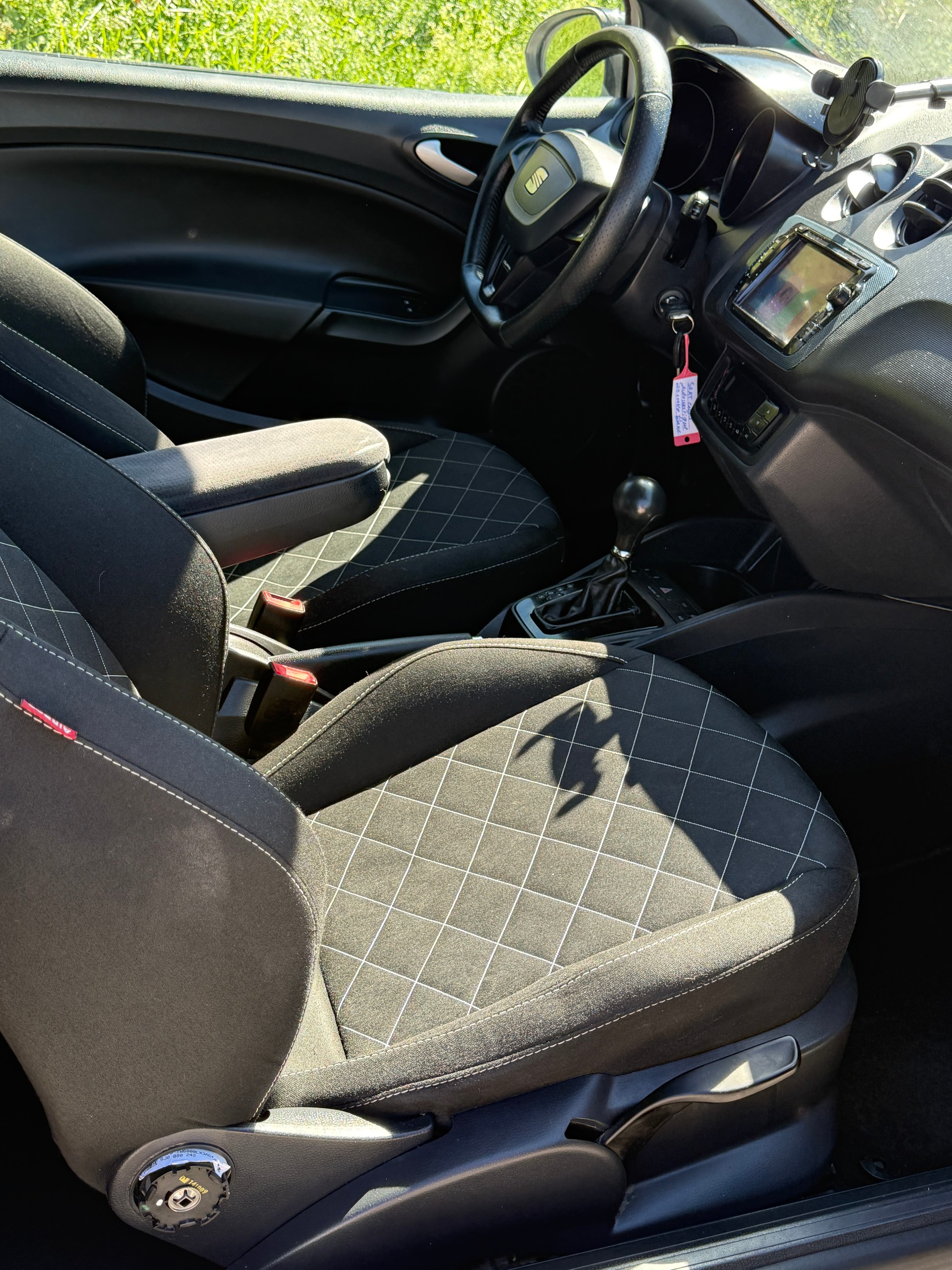 SEAT Ibiza SC 1.4 TSI Cupra DSG-image-4