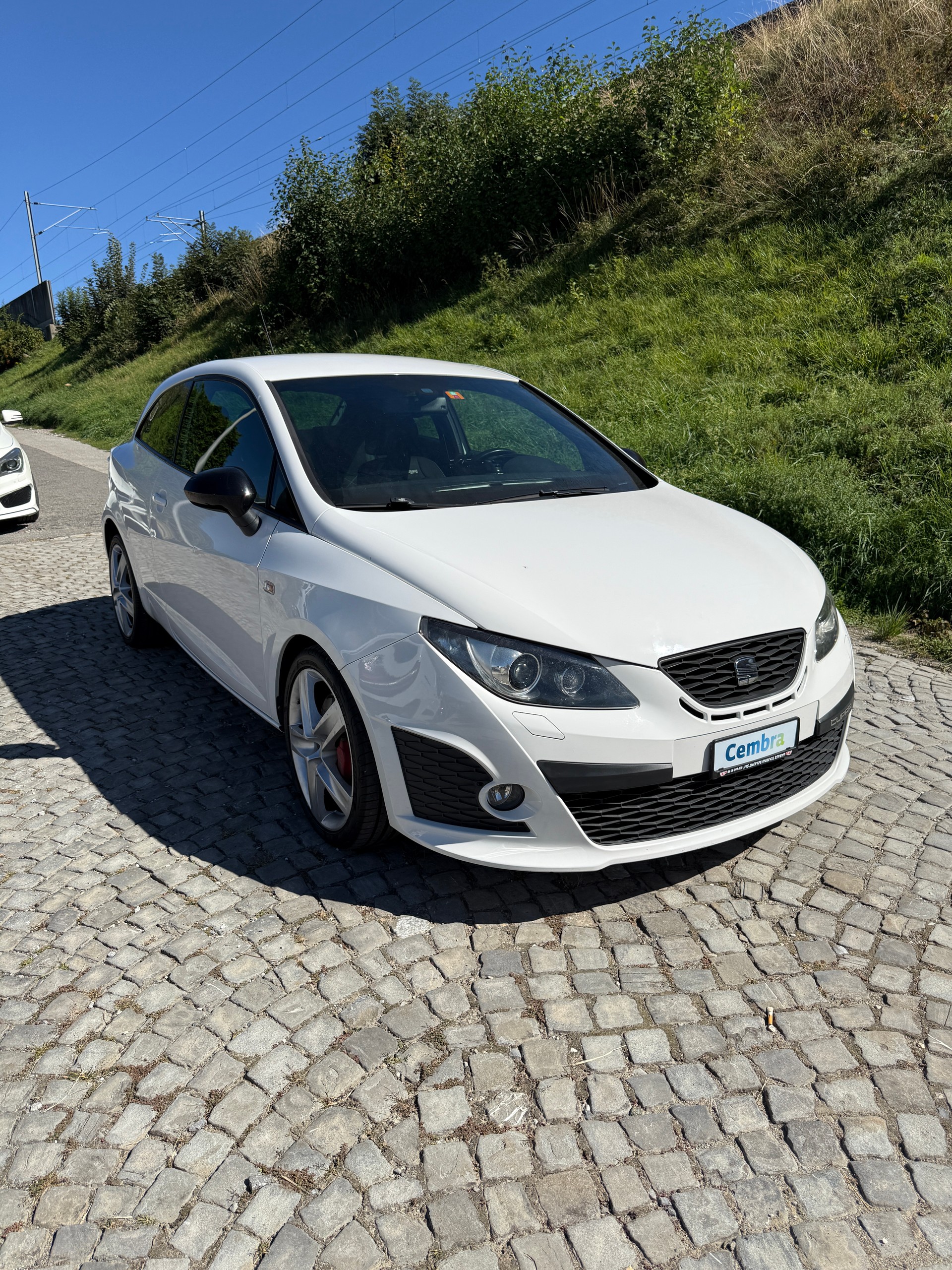 SEAT Ibiza SC 1.4 TSI Cupra DSG-image-2