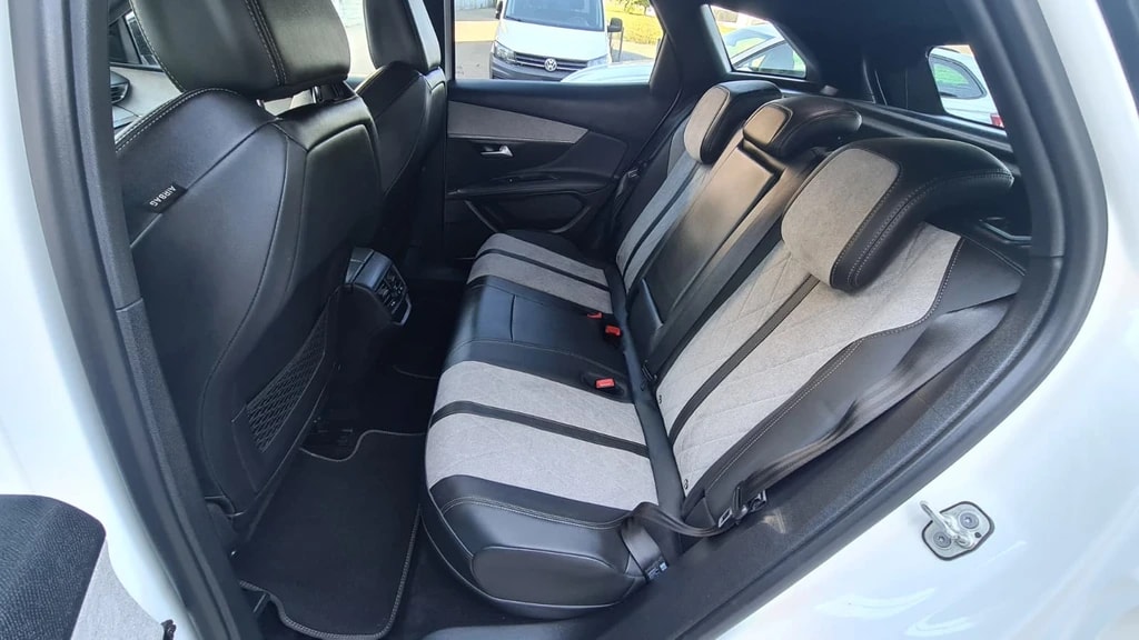 PEUGEOT 3008 300e Hybrid4 Allure Pack EAT8 ** 300 Ps ** Teil-Leder ** Gr-Navi ** RF-Kamera ** Sitzheizung ** LTZ MFK 28.11.2025 **-image-18