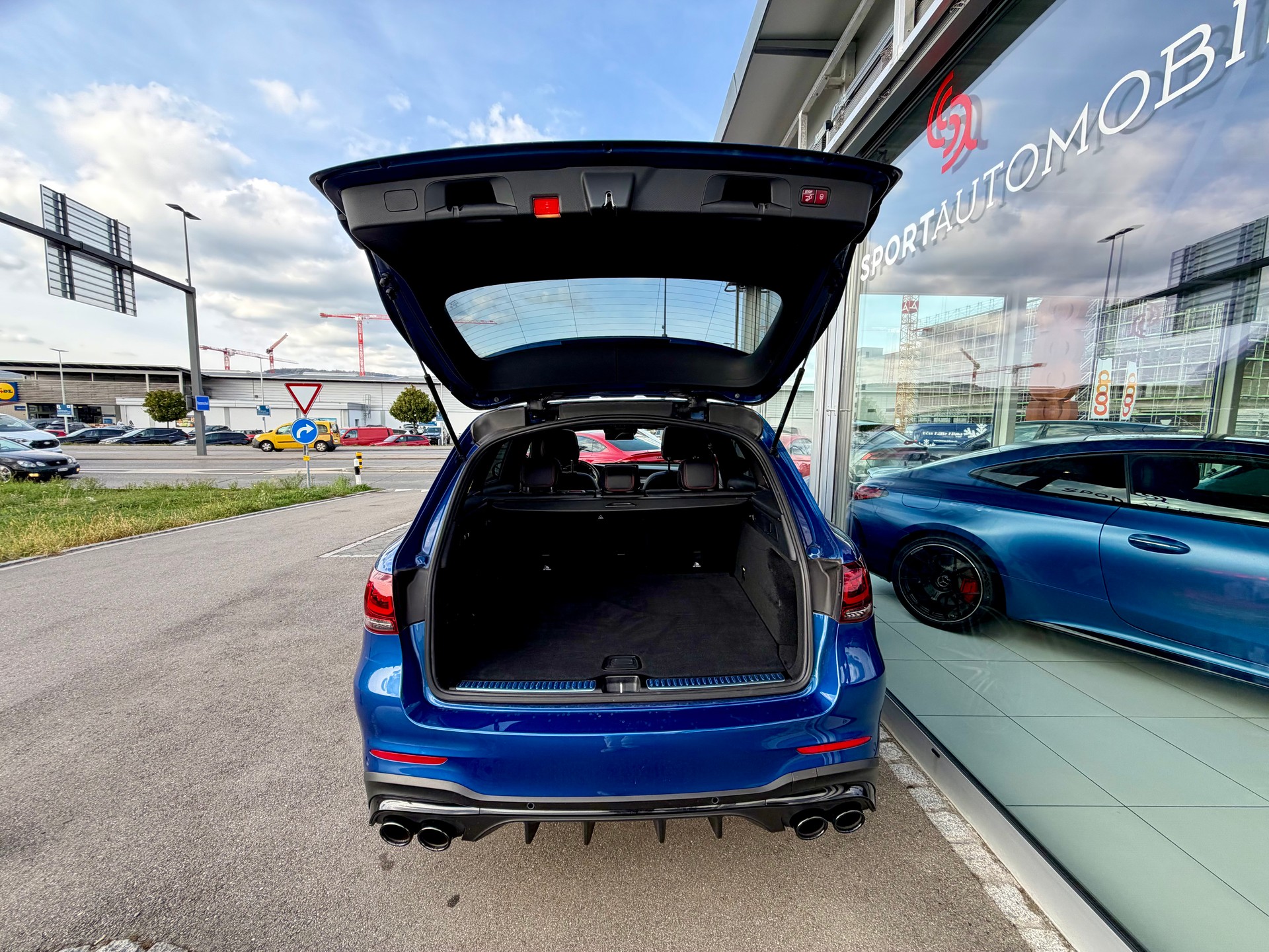 MERCEDES-BENZ GLC 43 AMG 4Matic 9G-Tronic-image-12