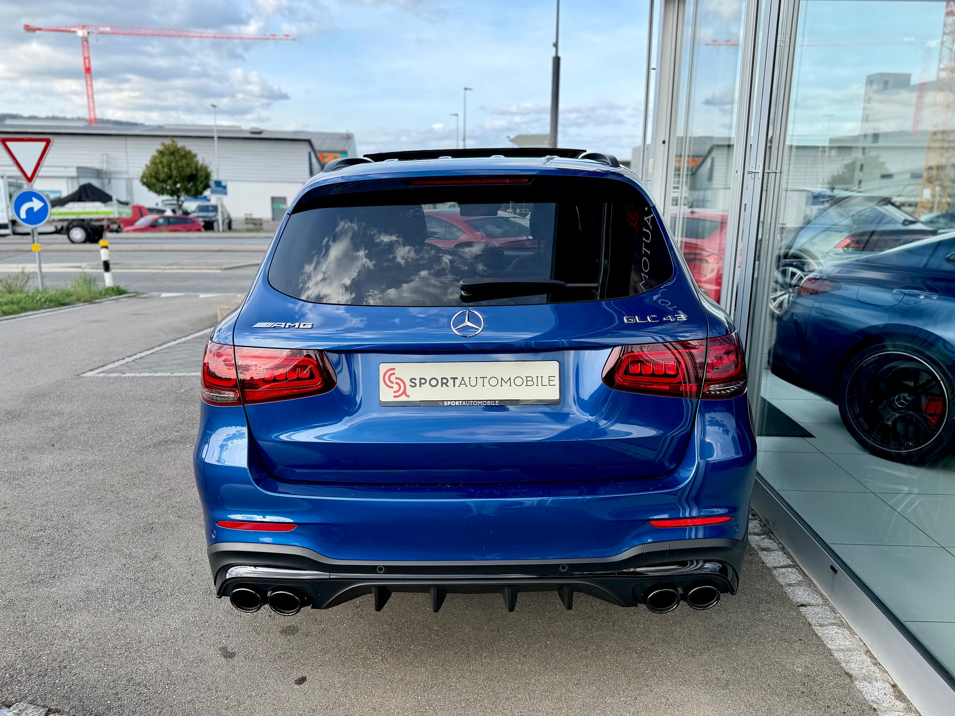 MERCEDES-BENZ GLC 43 AMG 4Matic 9G-Tronic-image-11