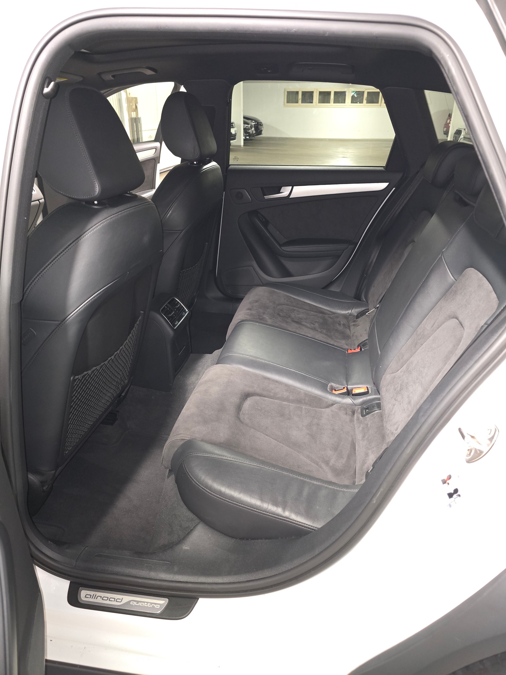 AUDI A4 Allroad 3.0 V6 TDI S-Tronic CleanD-image-14