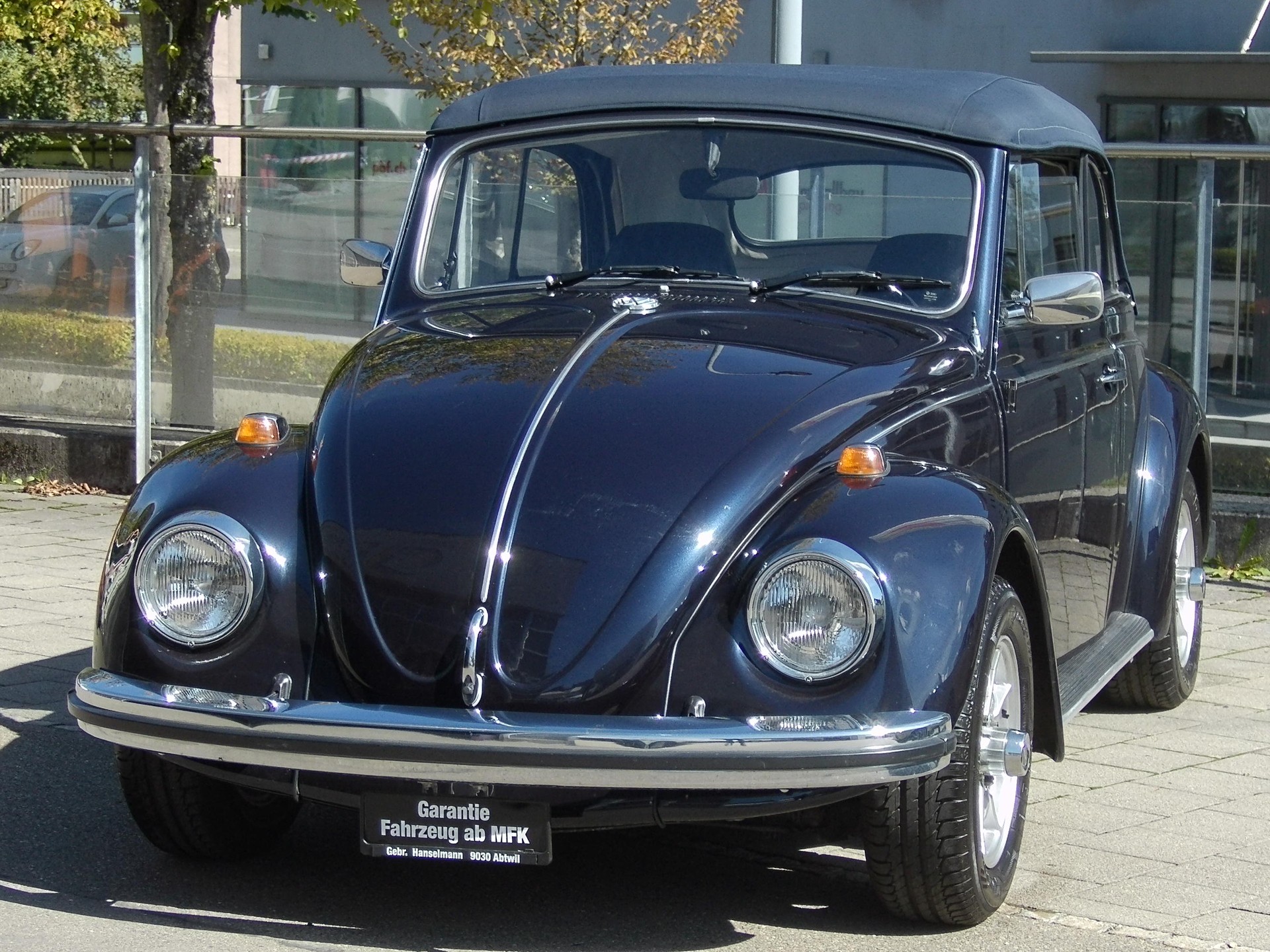 VW Cabriolet mit Veteraneneintrag für 6 Jahre-image-0