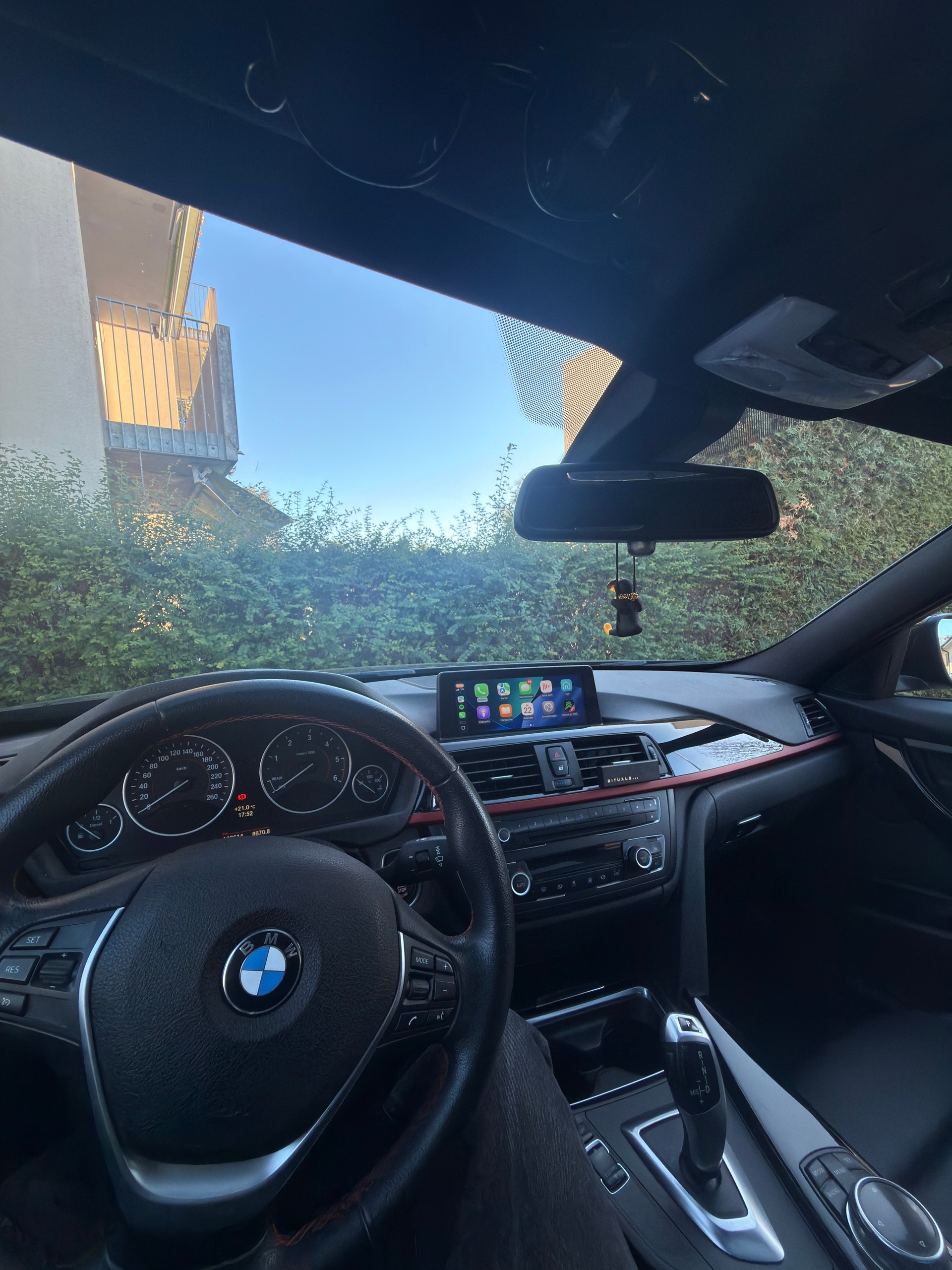 BMW 320d-image-3