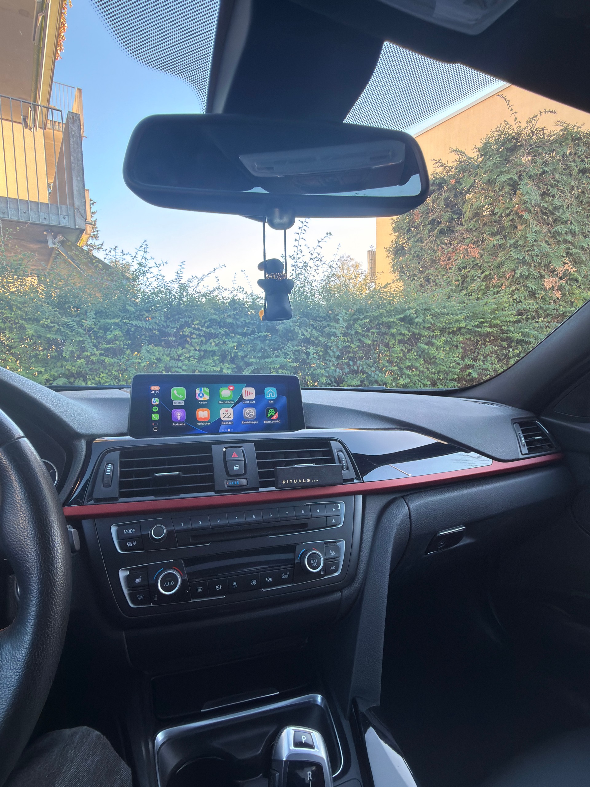 BMW 320d-image-4