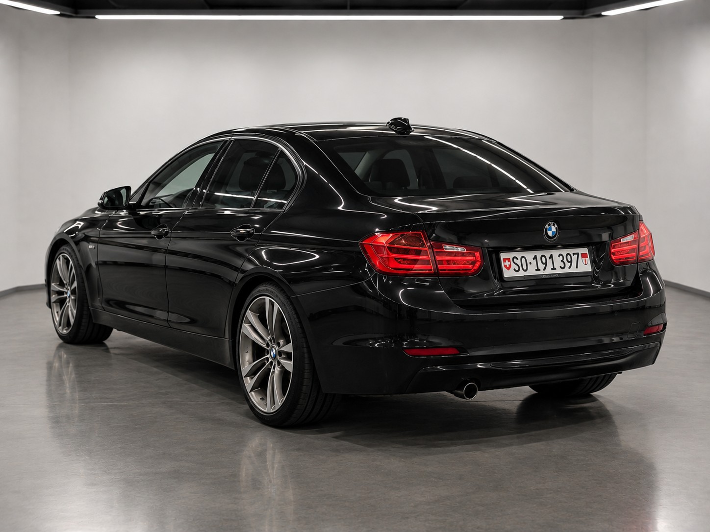 BMW 320d-image-1