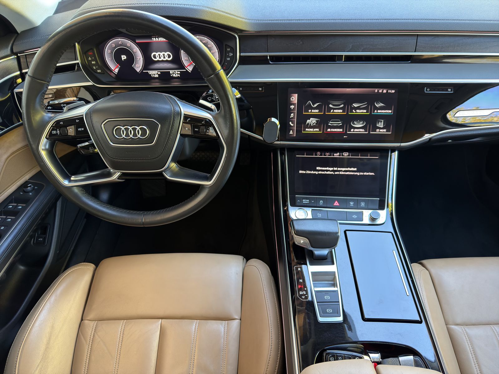 AUDI A8 55 TFSI quattro tiptronic-image-9